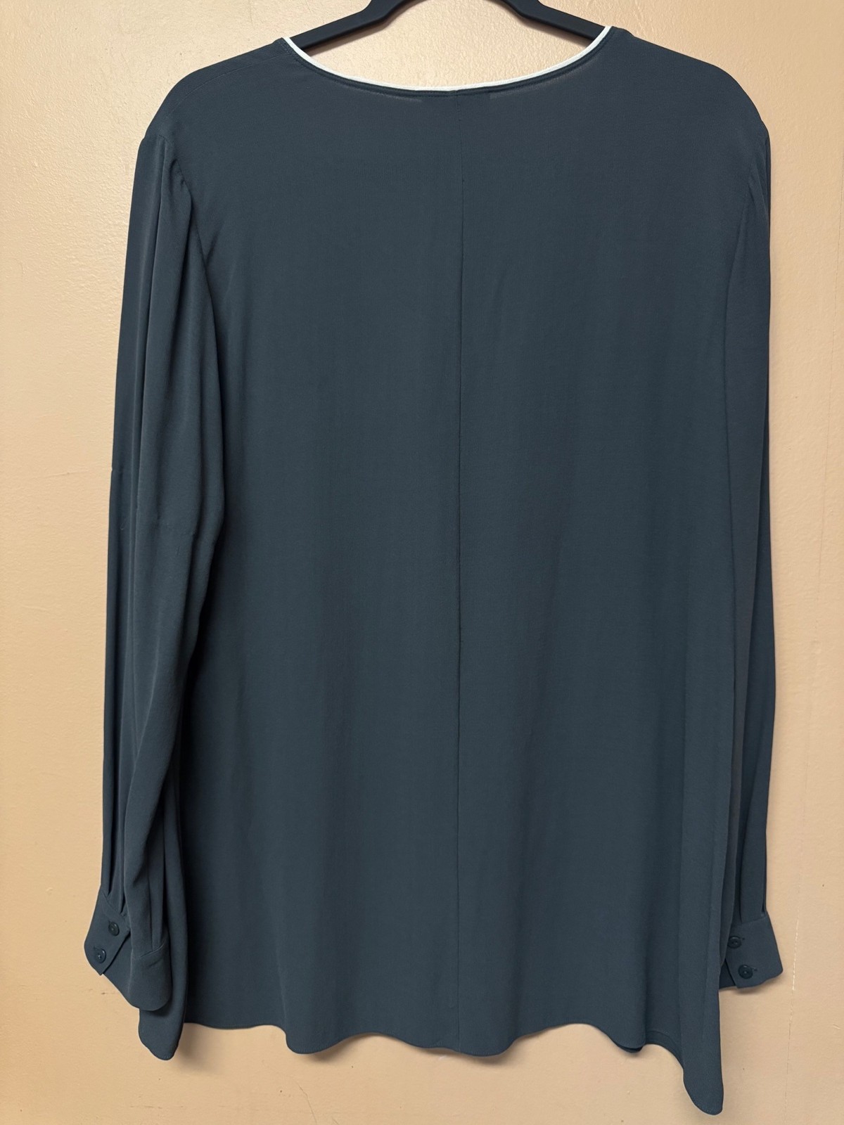 Eileen Fisher 100% Silk Blouse M Gray White Trim Button Front Long Sleeve Top