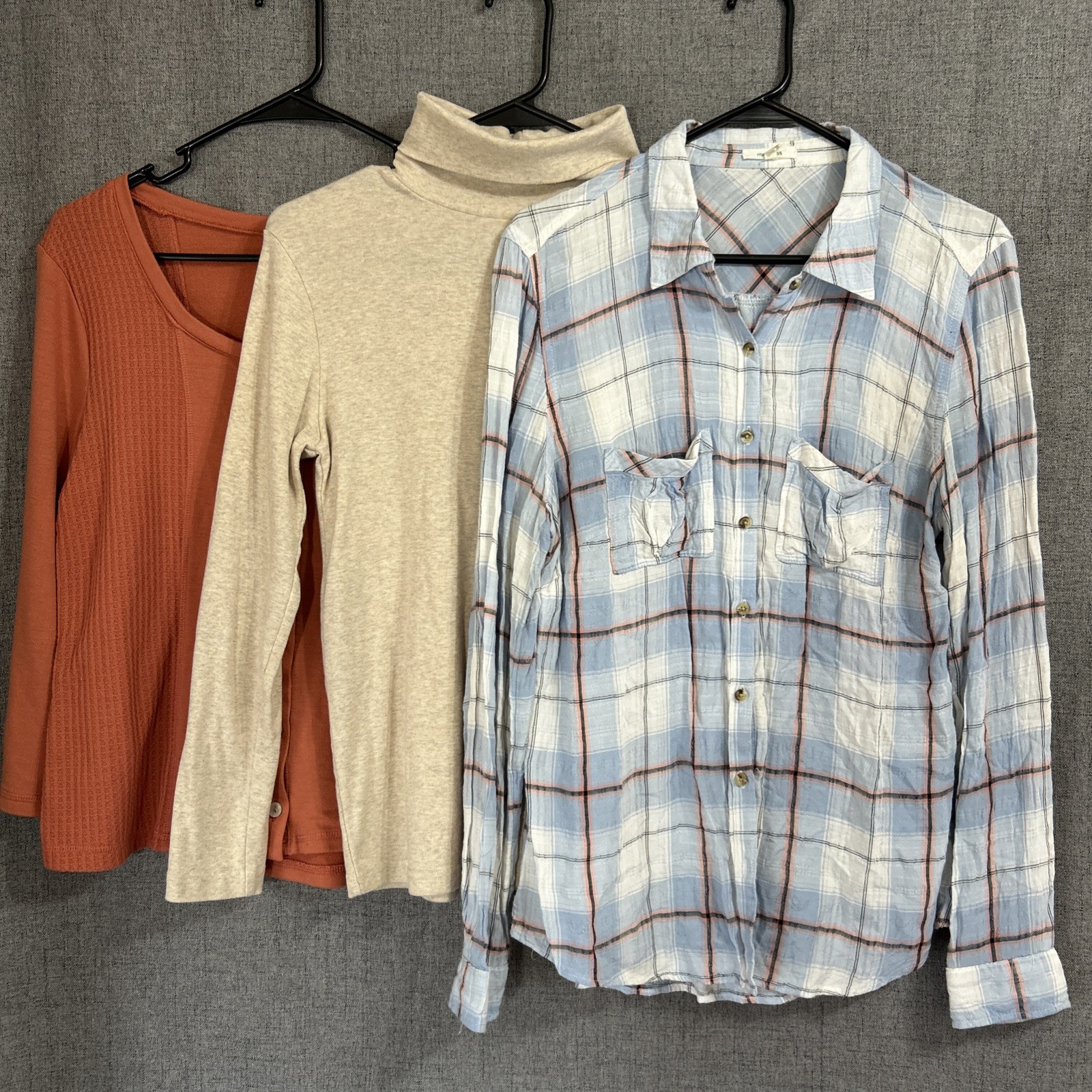 Women’s Fall Winter Lot of Tops Size M Plaid Button Cardigan Neutral Maurice’s