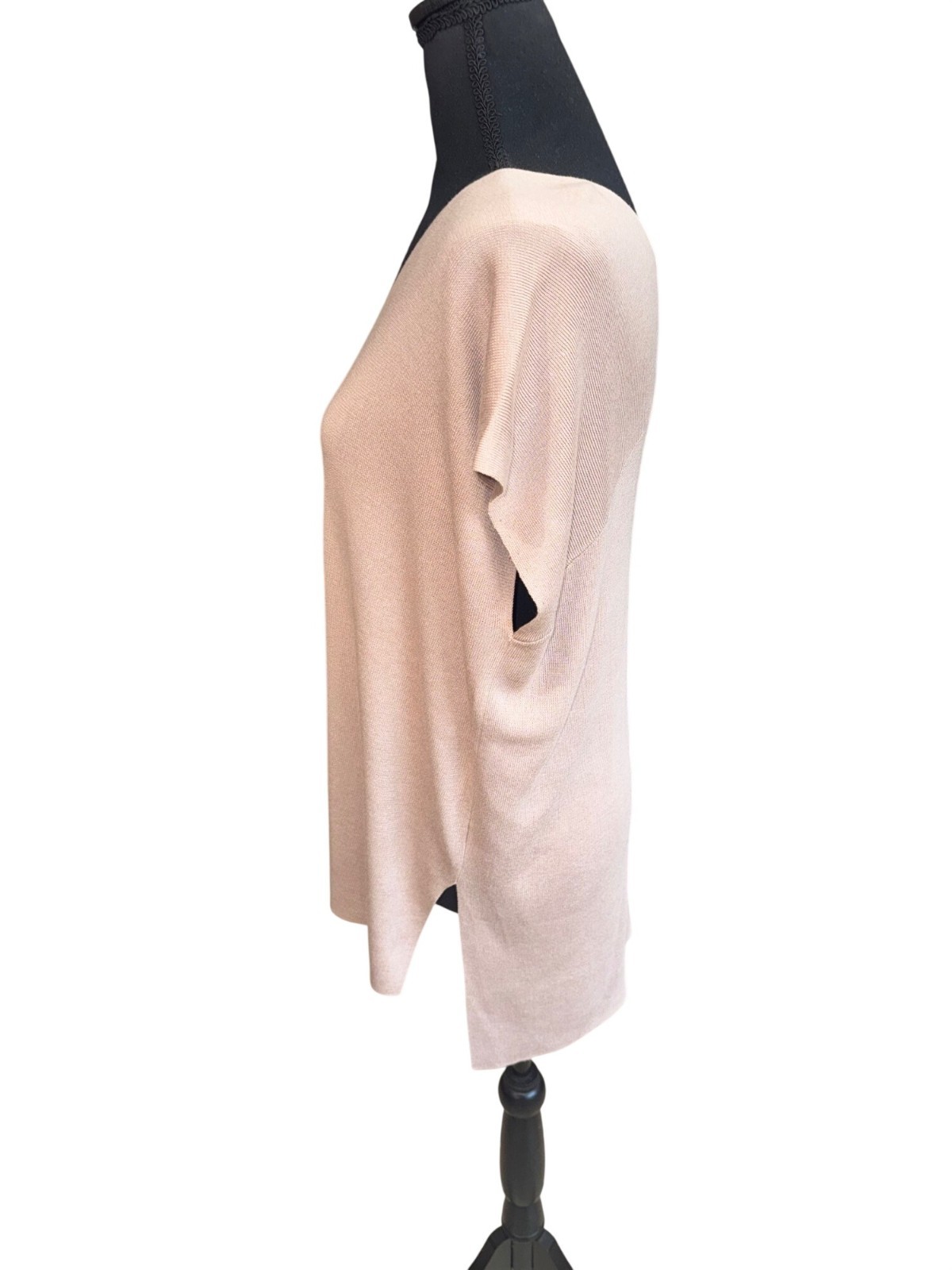 NWT Butter Soft Versona Adobe Rose V-Neck Short Slve Knit Top M Minimalist City