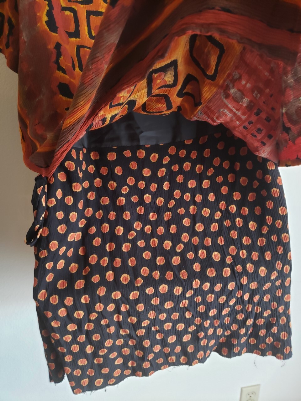 St Tropez West Sz 14 tunic top layered look orange/black print crinkle bust 44″