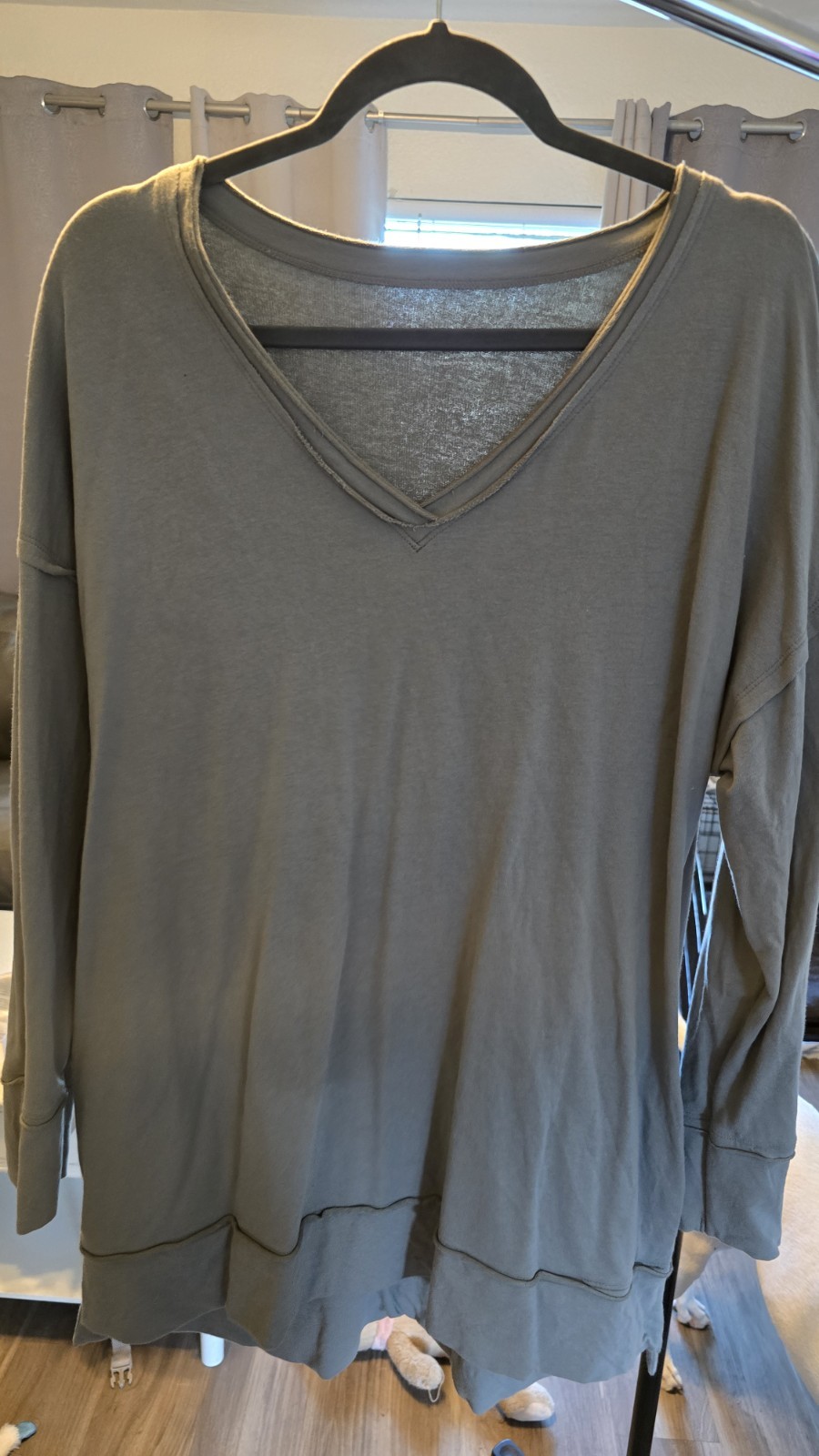 Soft Surroundings Womens Gray Solid V-Neck Knit Long Sleeve Pullover Top Sz L
