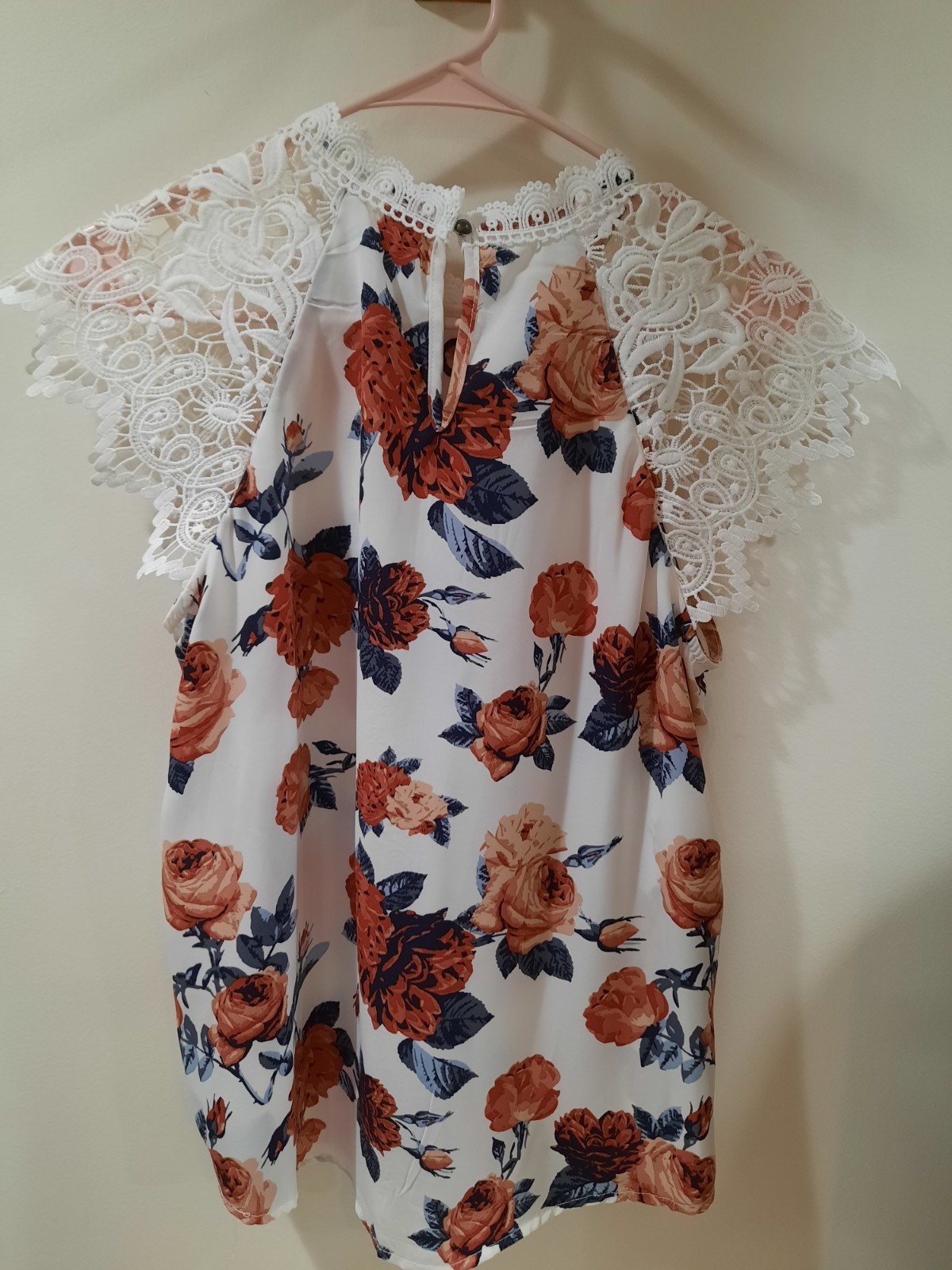 No boundaries Floral Lace Blouse Size Large White Blue Multi Summer Beach Nice