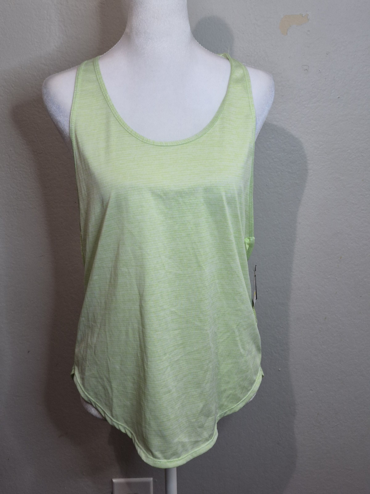 Under Armour HeatGear Racerback Tank Top Medium Green Workout Gym Running NWT