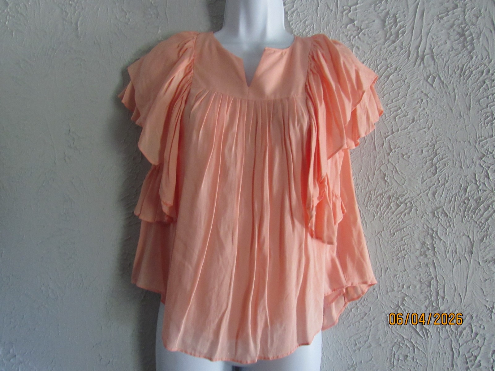 a loves a nwt sz XS peach rayon flowing fabric cropped top pleated front ruffled