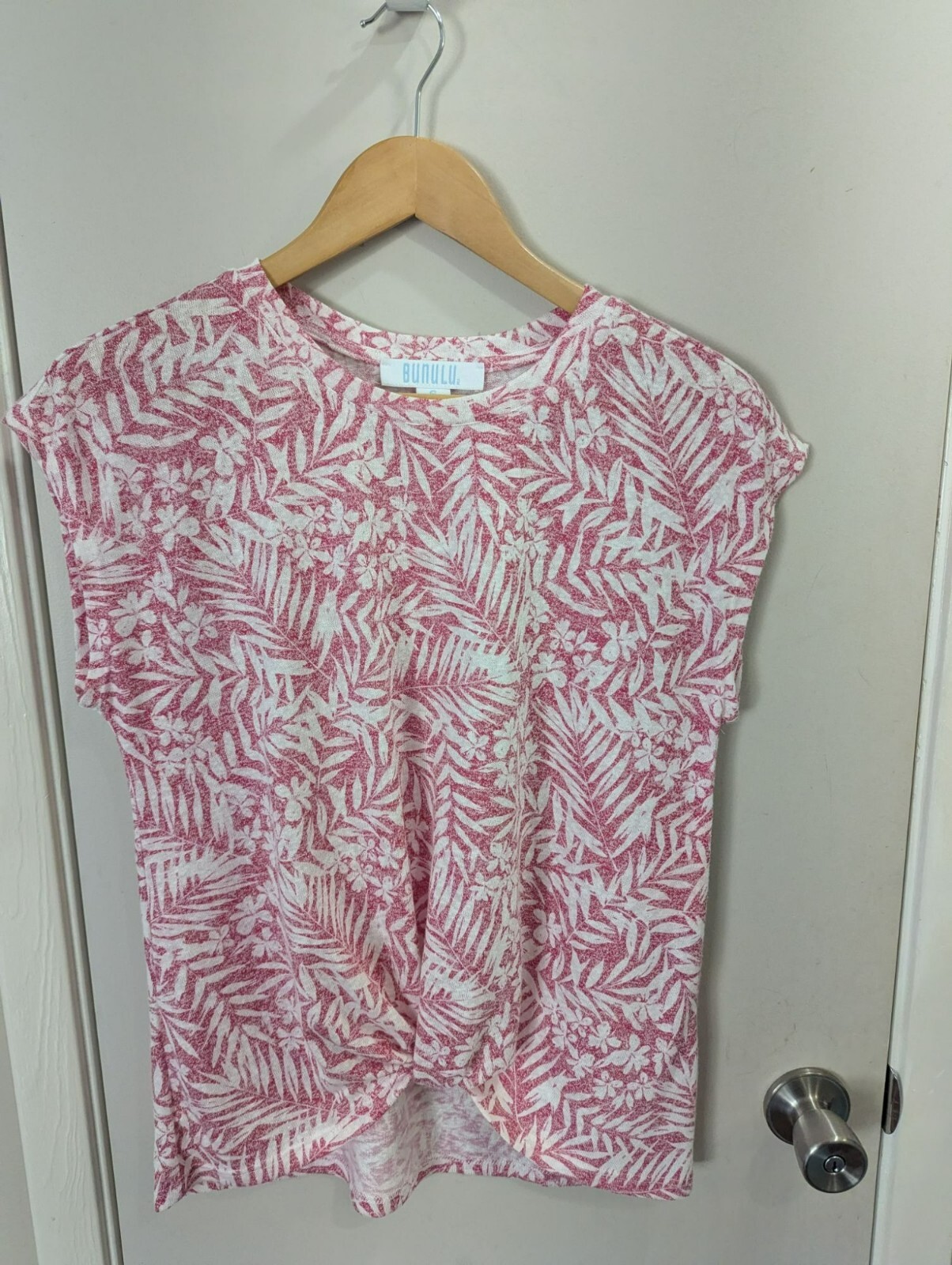 Bunulu Small Front Gather Bottom Cap Sleeves Leaves Print Top New w/Tags