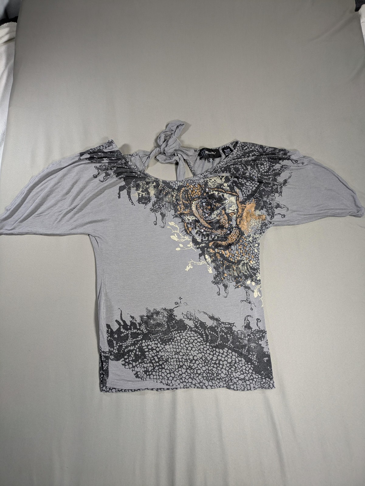 Miss Me Shirt Womens Medium Gray Floral Sequin Beaded Scoop Neck Linen Rayoon