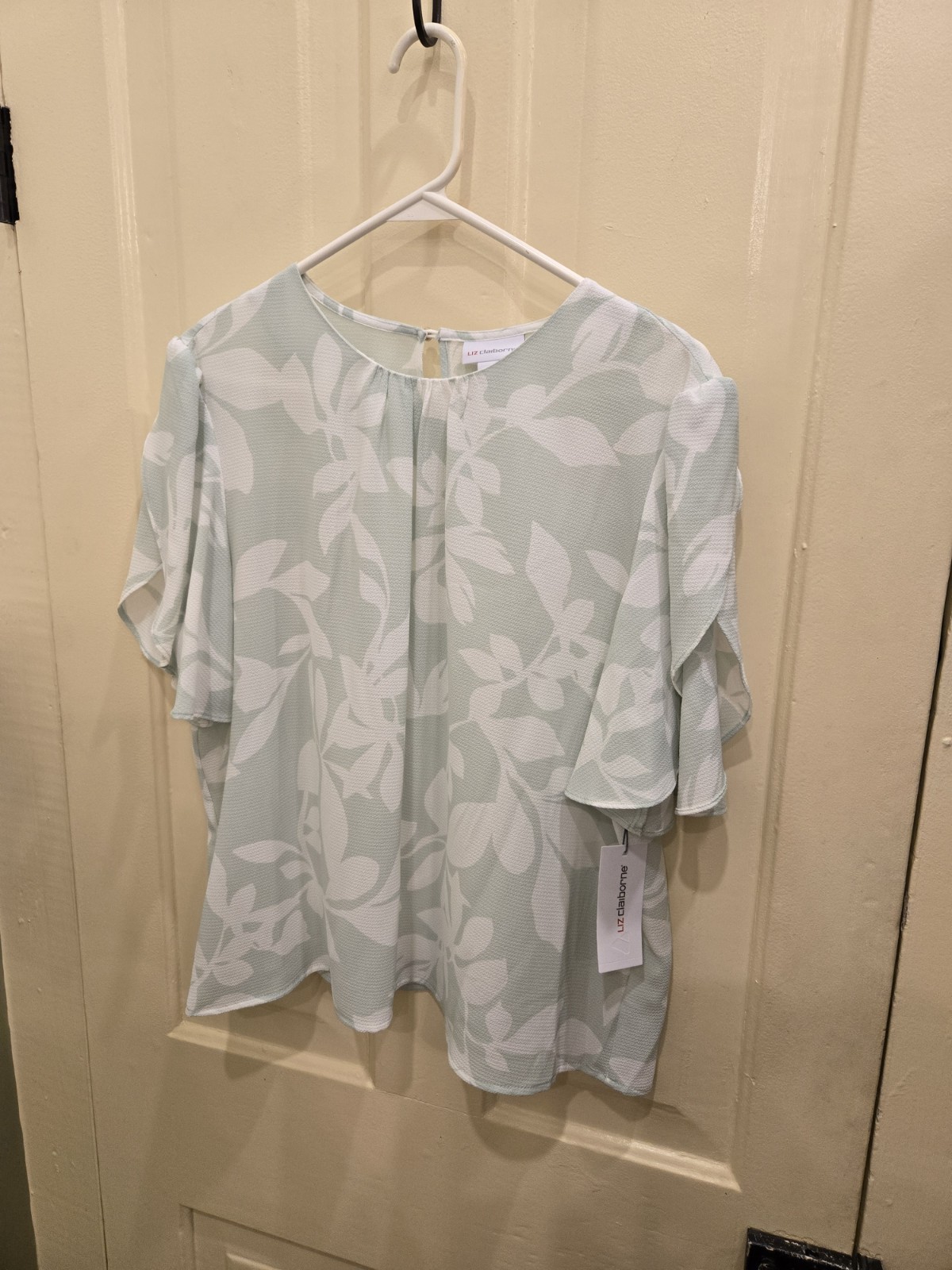 Liz Claiborne Sz Lg Green Floral Short Sleeve Top Soft Mint/White Leaf Pattern