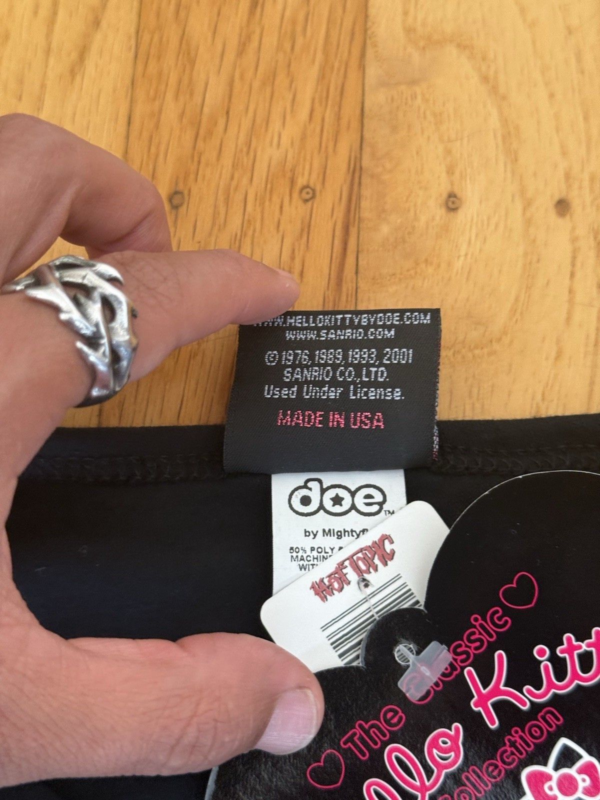 Vintage Hello Kitty Sanrio Doe Punk Grunge 2001 Y2K Shirt Goth