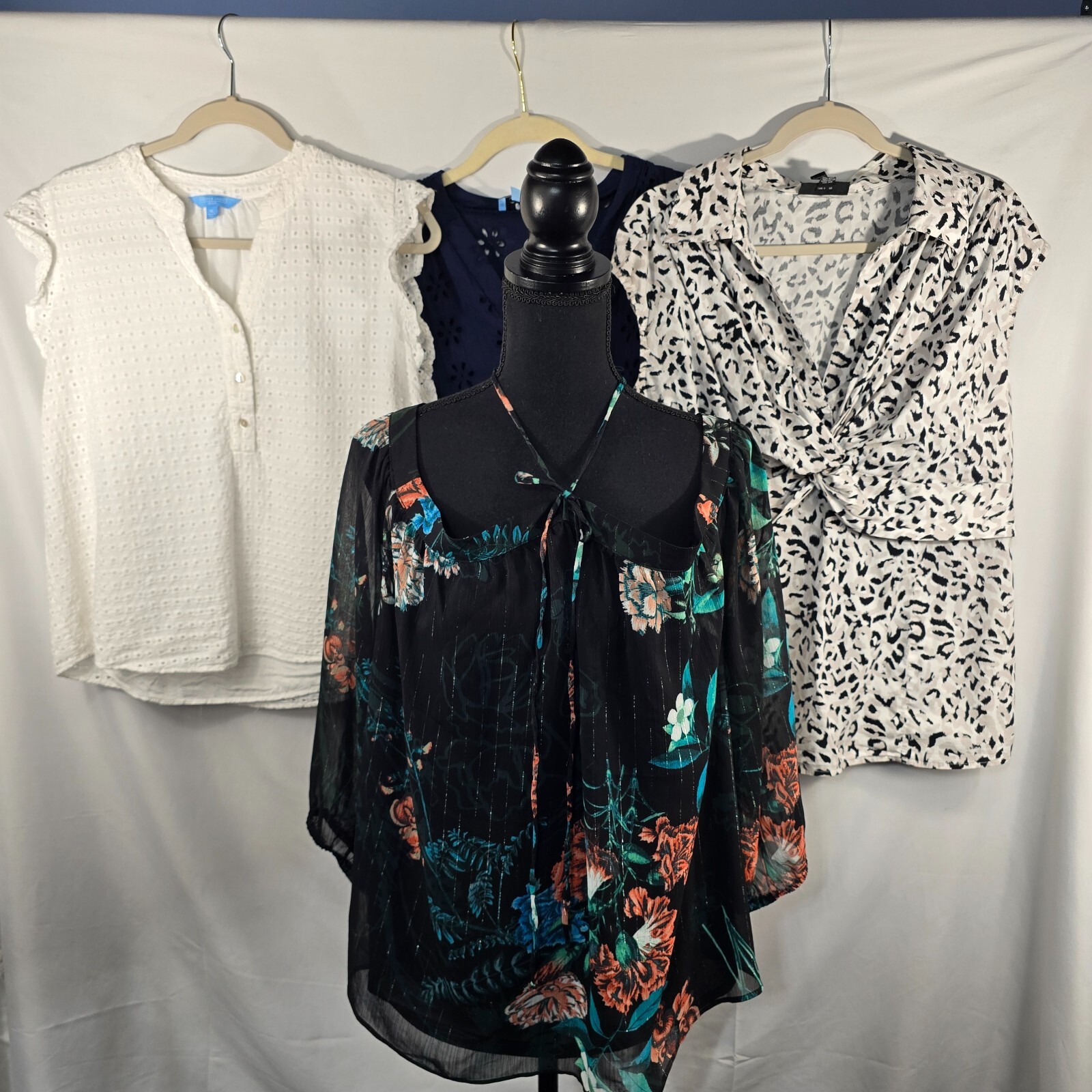 Bundle Of 4 Women’s XL Career Blouses Bundle Multiple Colors & Brands (NN-18)