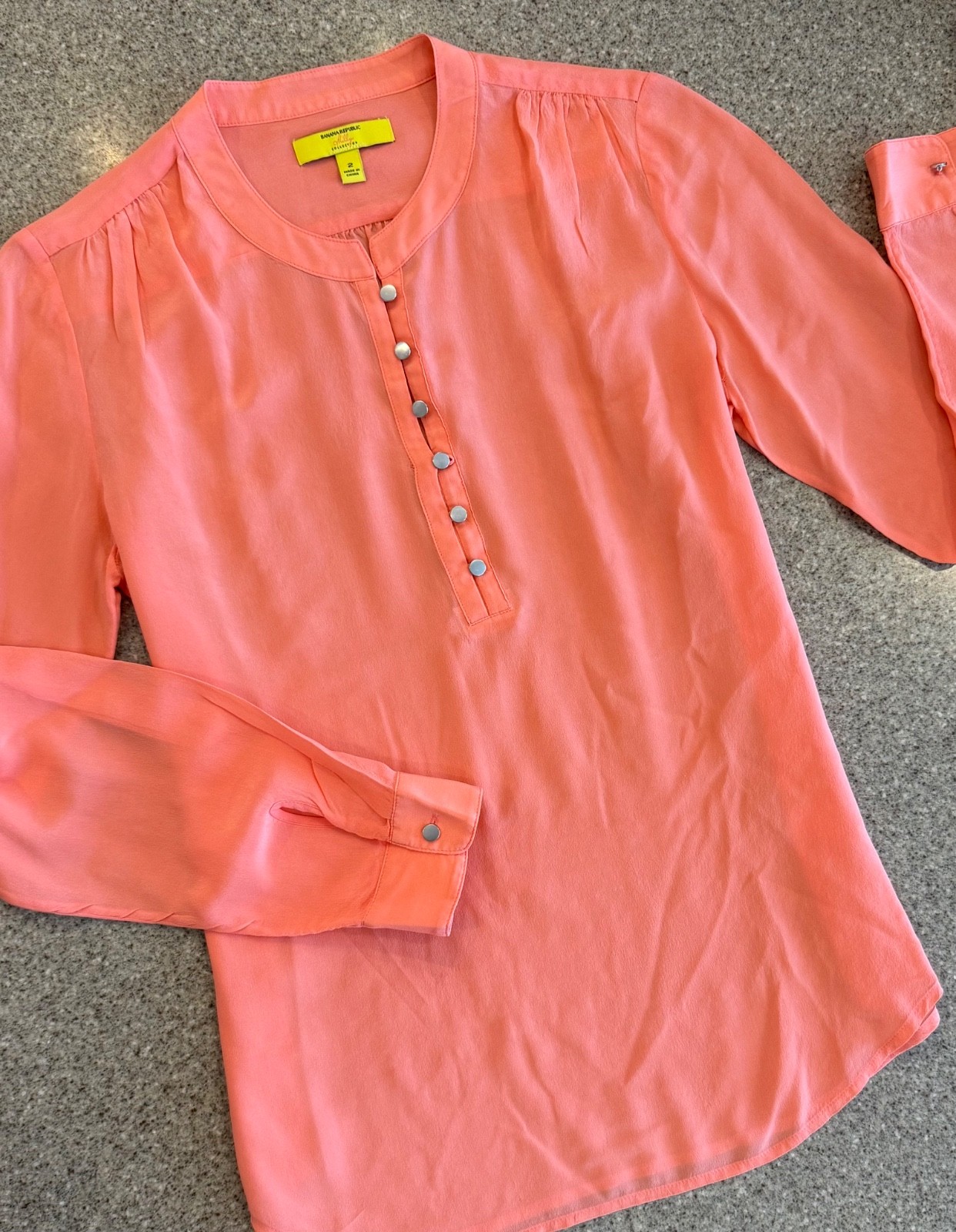 BANANA REPUBLIC x MILLY New! Coral Pink Silk Long Sleeve Henley Blouse NWOT Sz 2