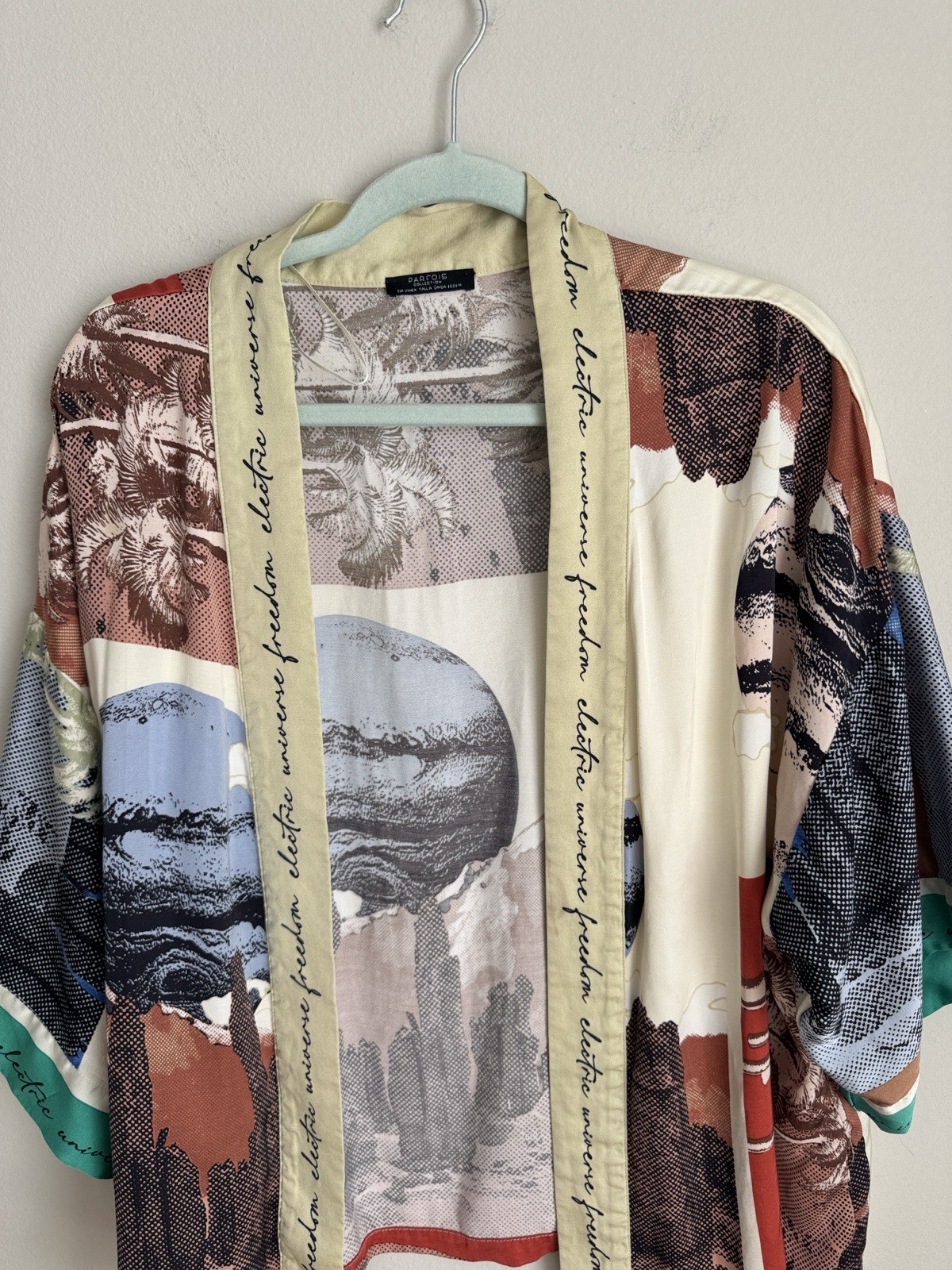 Parfois Collection 100% Viscose Satin Landscape Print Open Front Kimono One Size