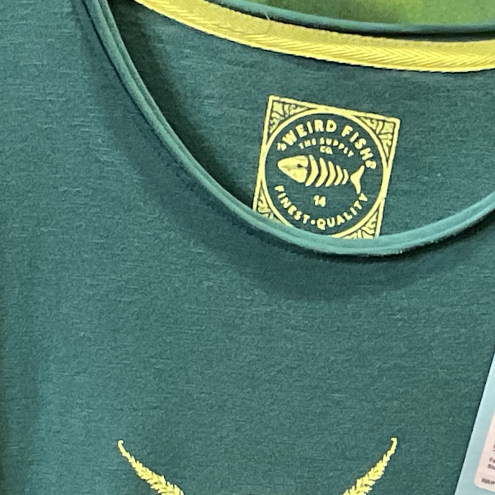 Ladies size 14 WEIRD FISH FERN BEE HAPPY Organic Cotton T-Shirt . NEW with label