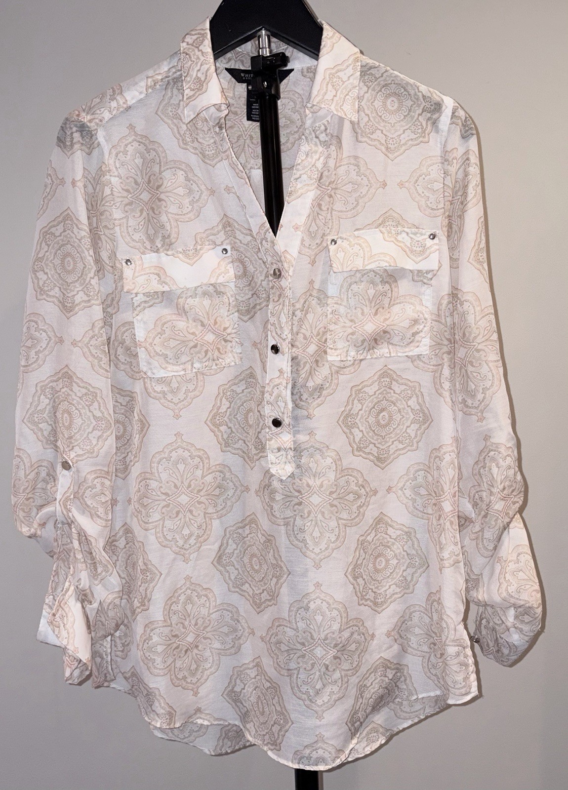 White House Black Market Medallion Button-Down Blouse Collared sz 4 EUC