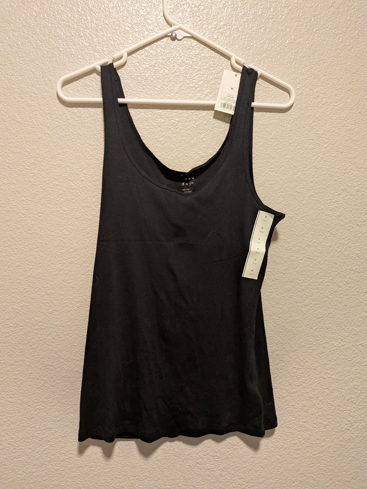 A New Day Womens Tank Top Size Medium Black Scoop Neck Stretch Basic NWT