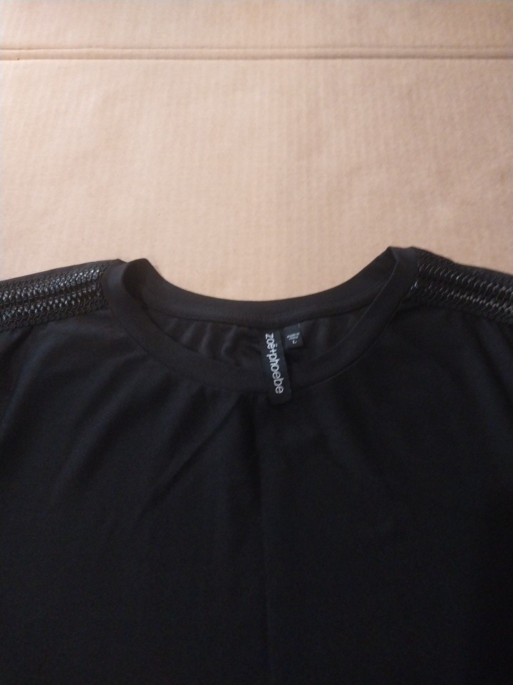 Black Crochet Accent Short Sleeve Top. Large By Zoe & Phoebe.