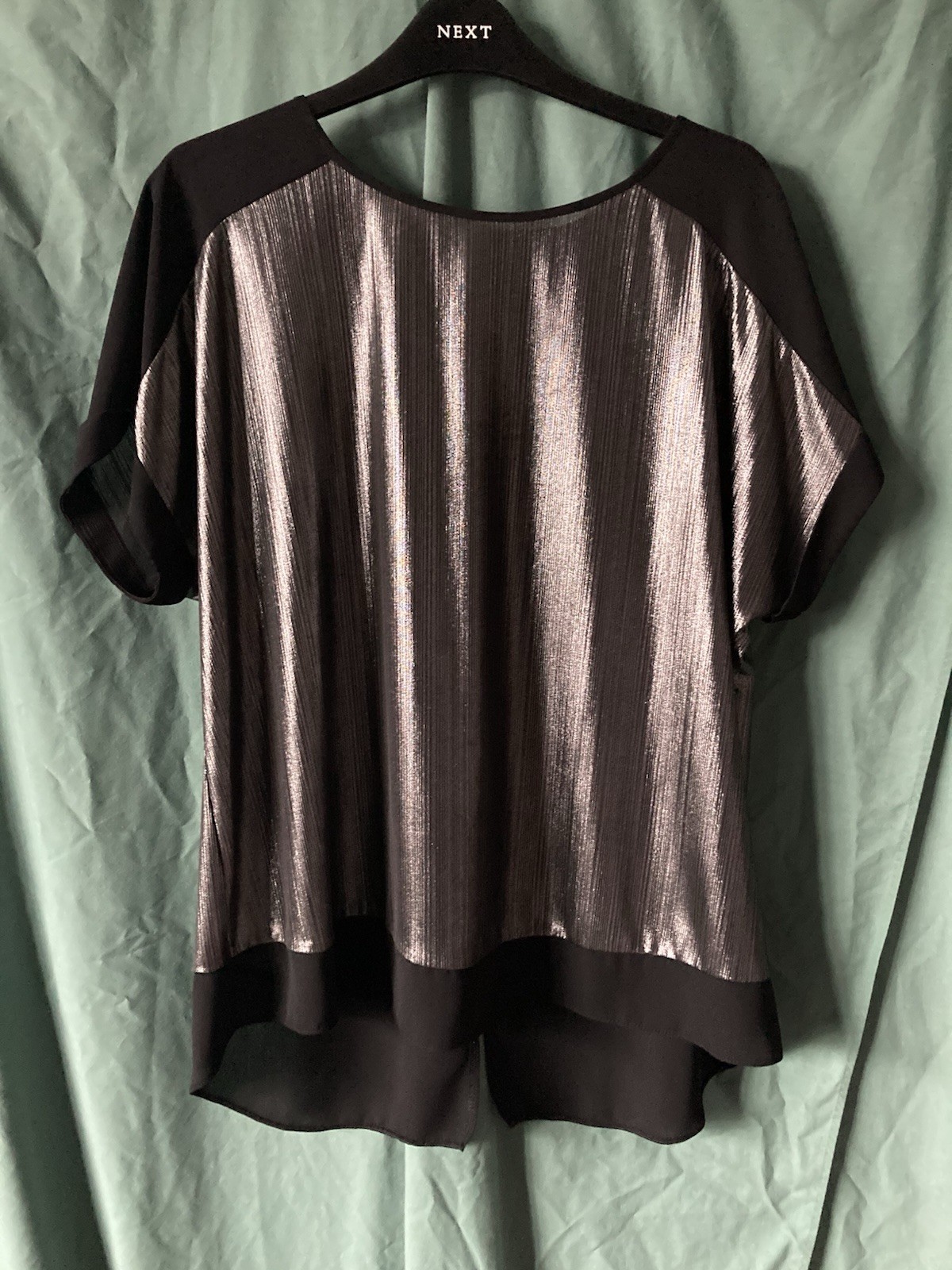 Ladies Wallis Silver & Black Top Drop Back Hem S/S Relaxed Fit Size M BNWOT