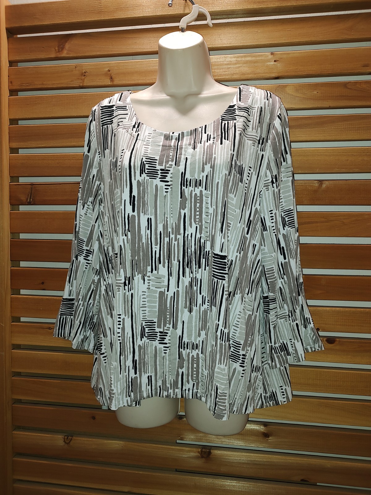 HABITAT Nature Earthy Art Inspired Woman’s L Blouse Rayon Stretch Core Travel To