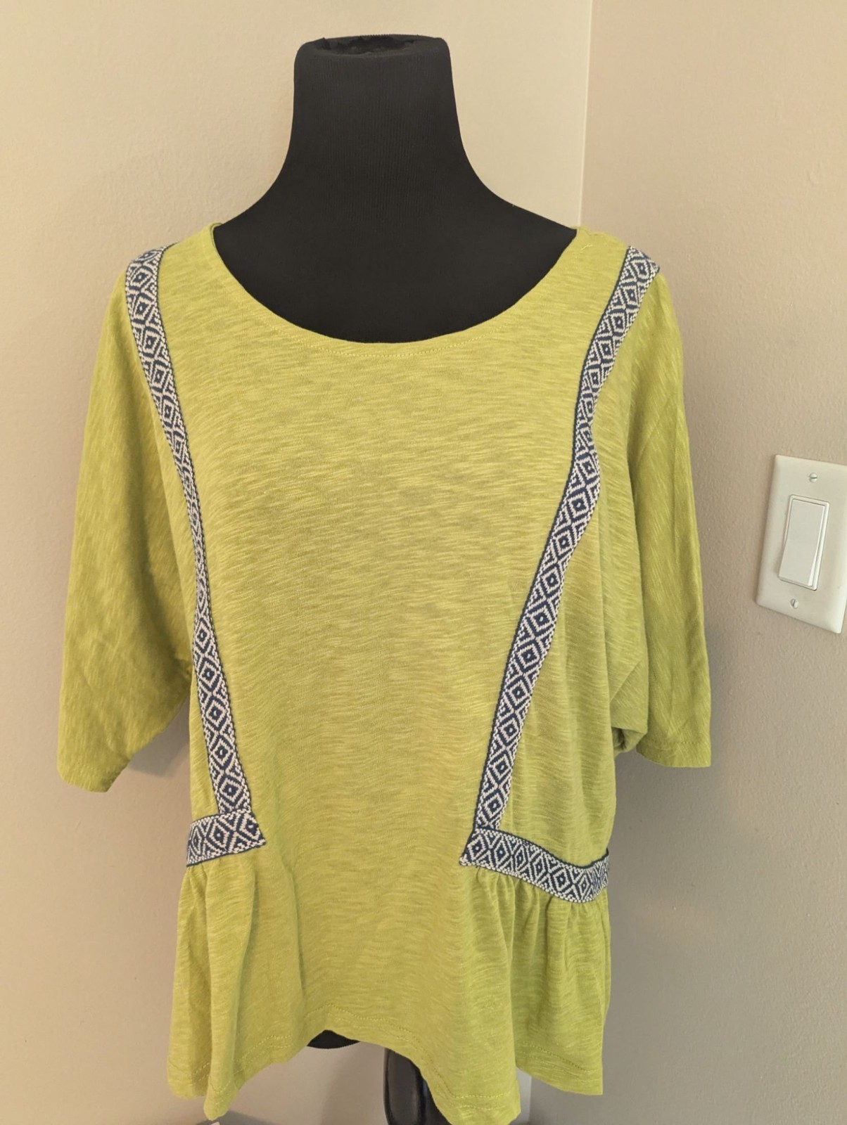 Bunulu XL Lime Green Peplum Top with Ribbon Trim Ladies New w/Tags