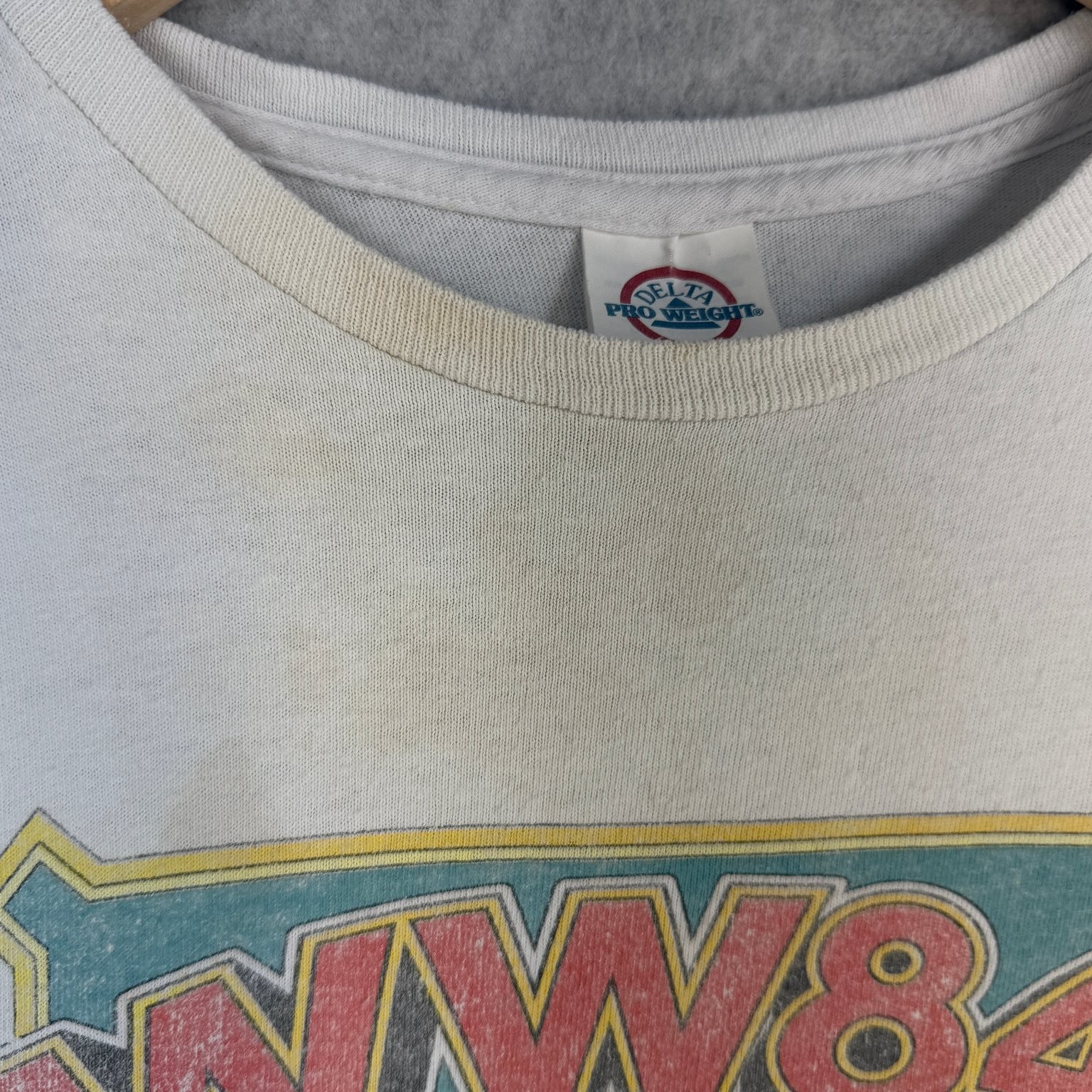 Delta Pro Weight WW84 Wonder Woman T-Shirt Graphic Tee Cotton Distressed Vintage