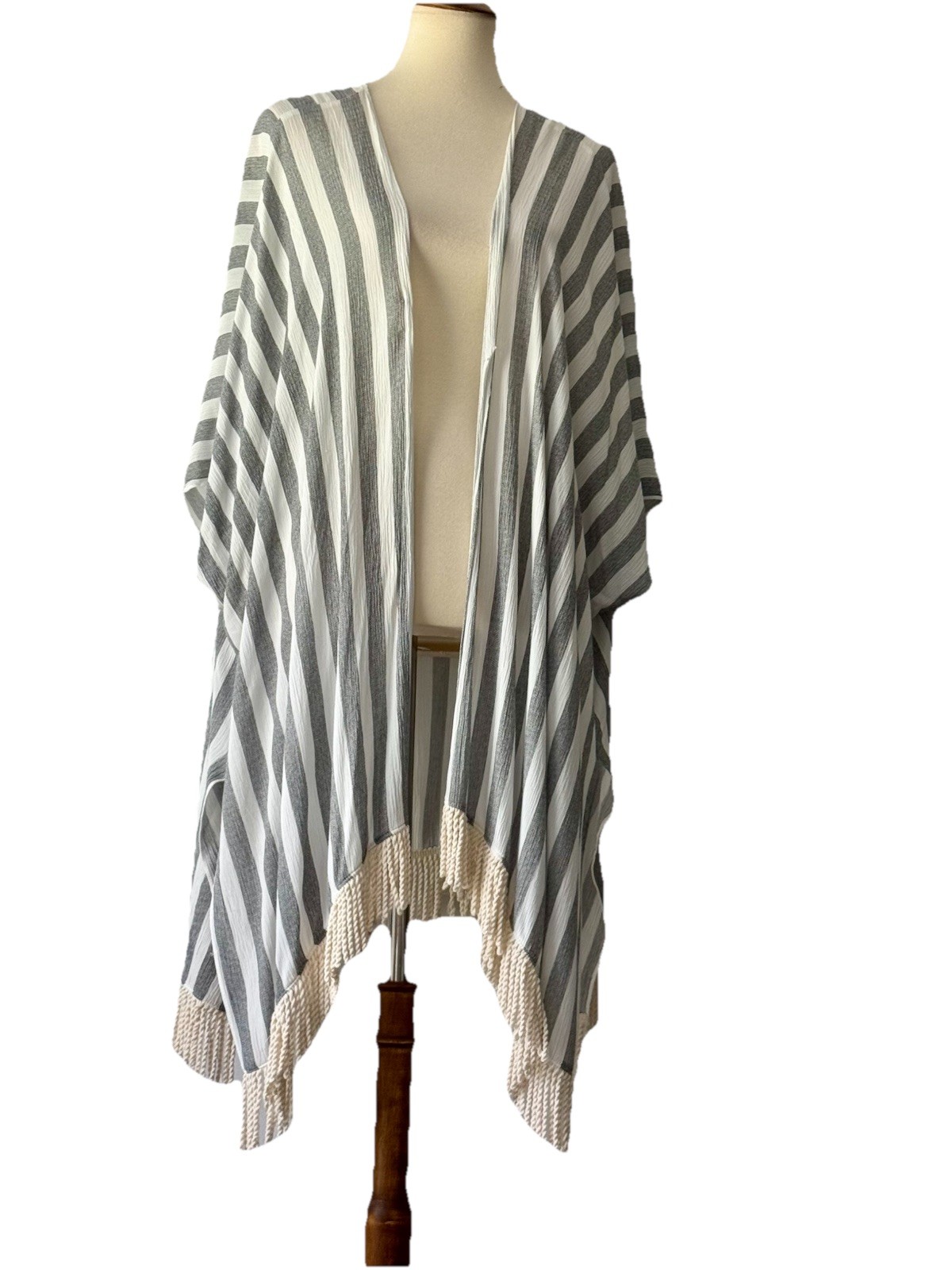 Spin USA Women 2XL Rayon Gray White Striped Cardigan Kimono Shawl Wrap Fringe