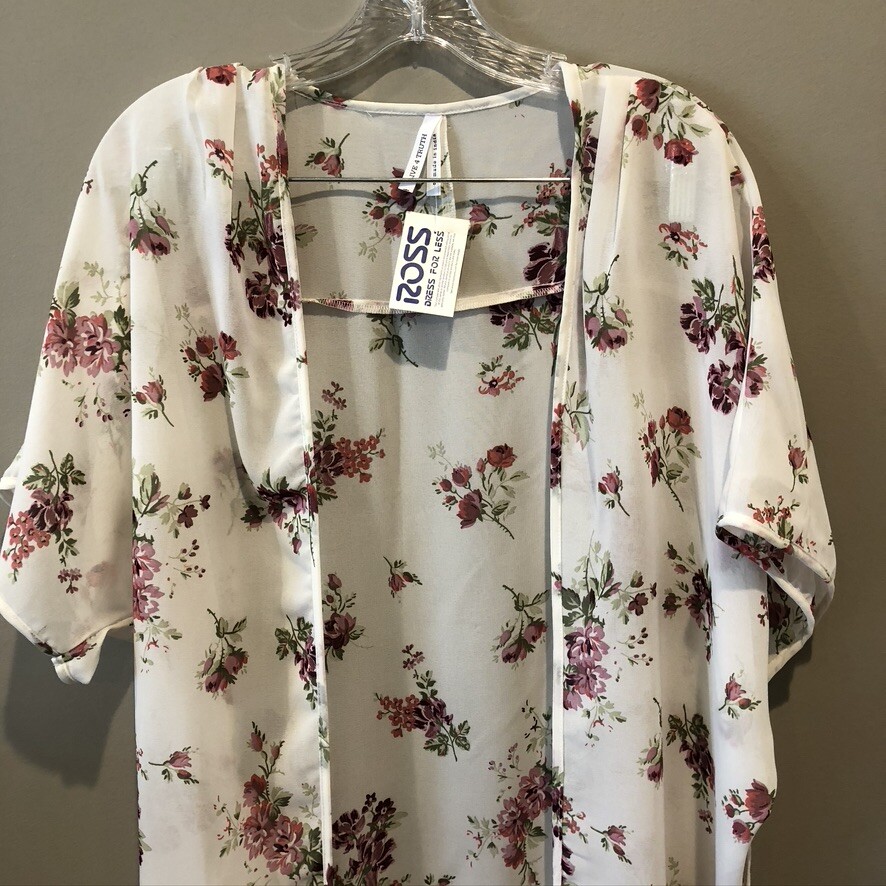 Live 4 Truth NWT Women’s Cream Floral Sheet Cover Size S (E1115)