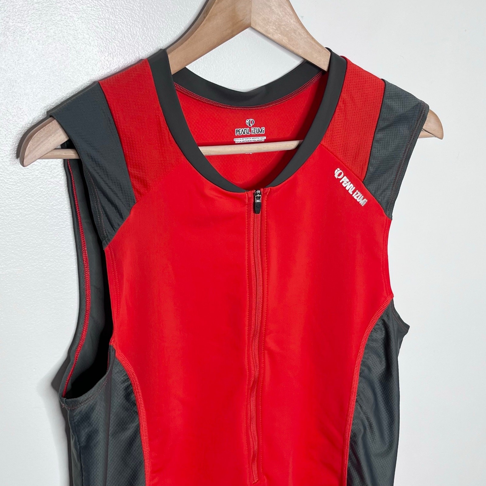 Pearl Izumi Women’s Sleeveless Cycling Jersey Red Gray 1/2 Zip Rear Pocket Large
