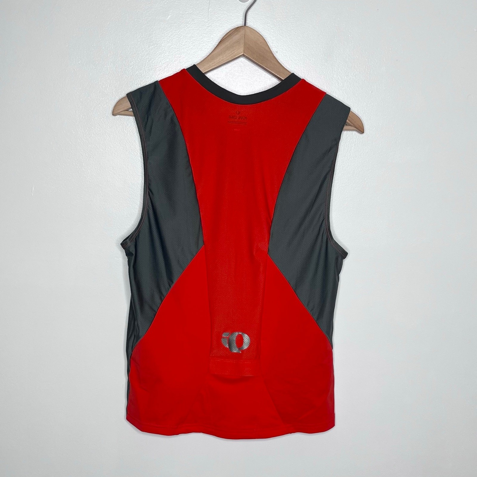 Pearl Izumi Women’s Sleeveless Cycling Jersey Red Gray 1/2 Zip Rear Pocket Large