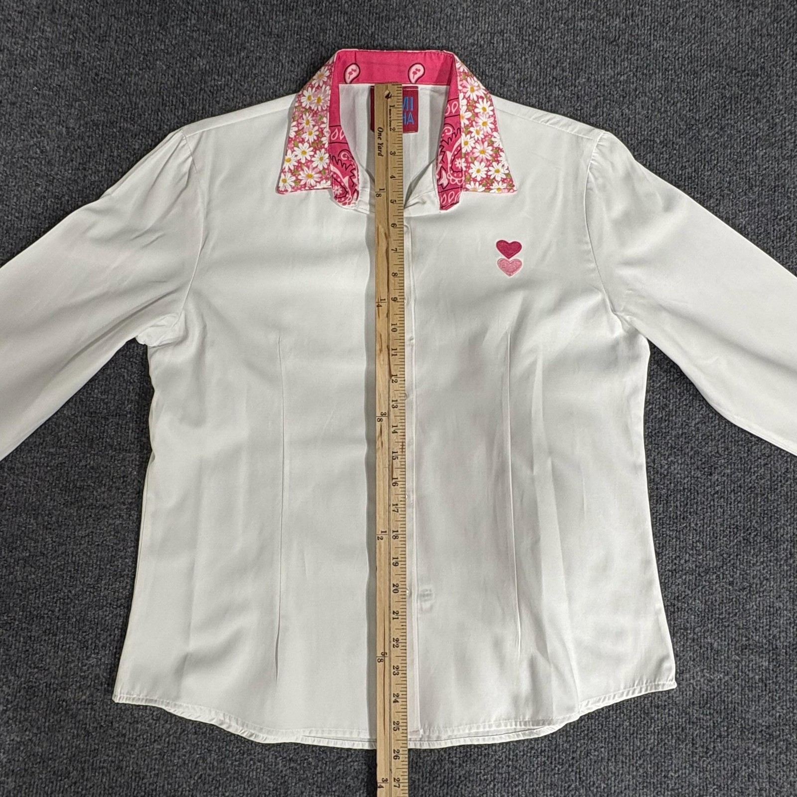 ROMI BASHA Shirt Womens Medium White Heart Floral Trim Button Front Valentines