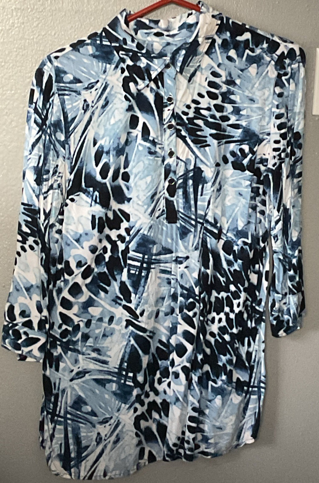 Christopher & Banks Women’s Partial Button Front Blouse Blue Pattern Medium