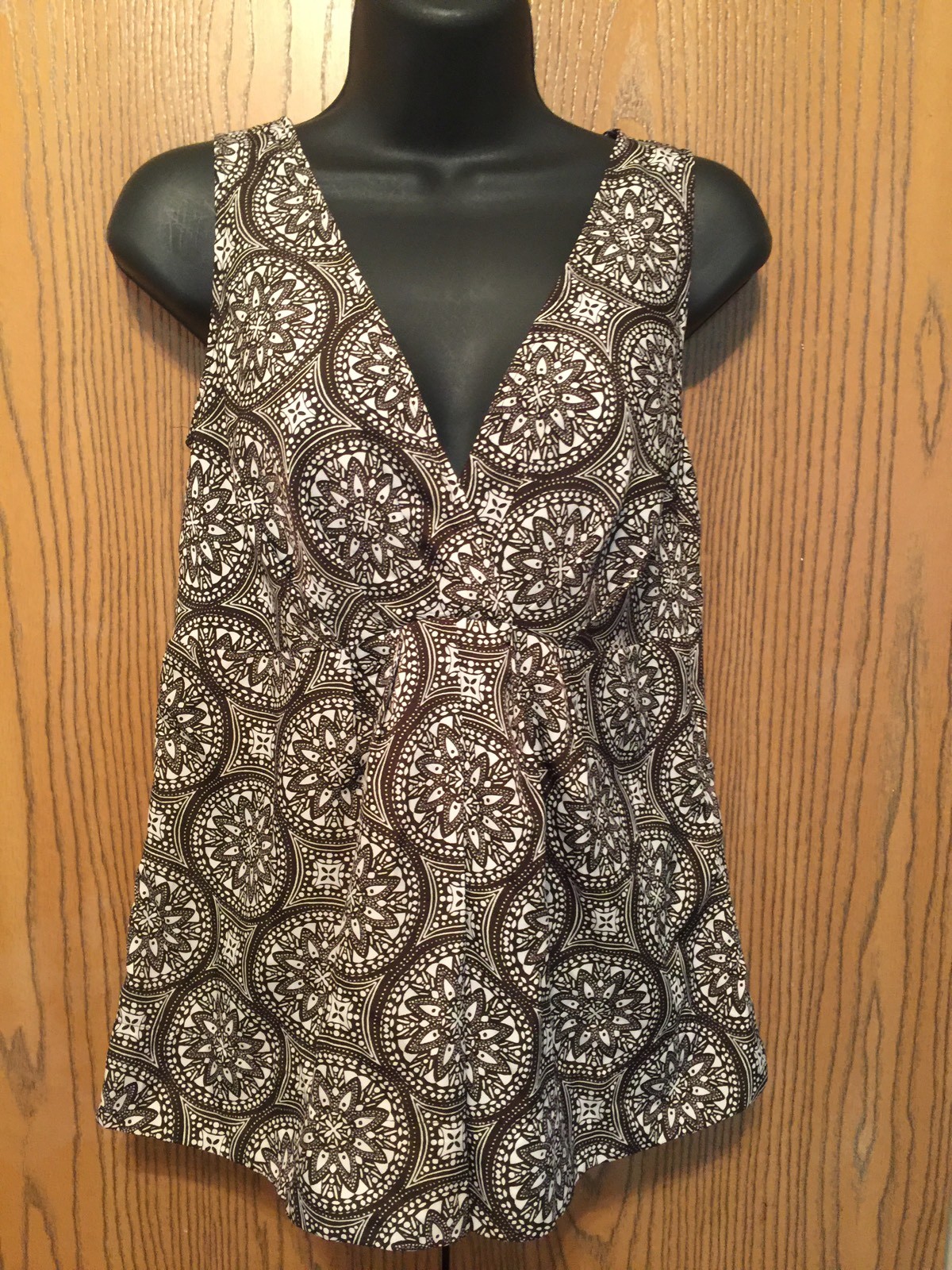 New York & Company Blouse Womens Size 4 S Sleeveless Satiny Top Neutral Multi
