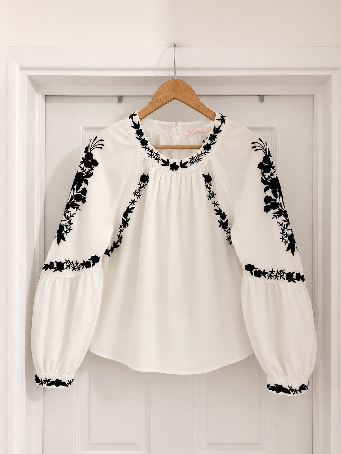Women’s Zara Ivory & Black Embroidered Boho Cotton Linen Blouse Top Size S 8-10