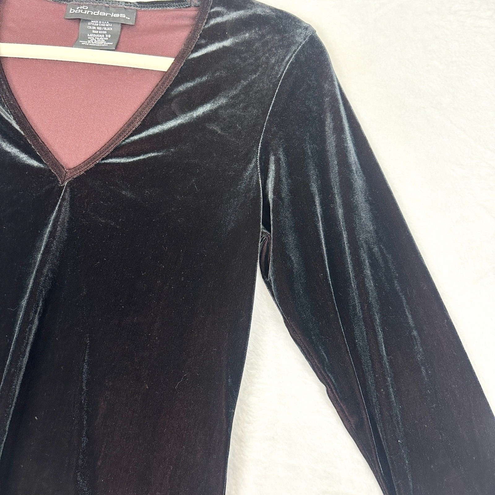 No Boundaries Vintage 90s Y2K Velvet Top Size Small Whimsigoth Witchy V-Neck