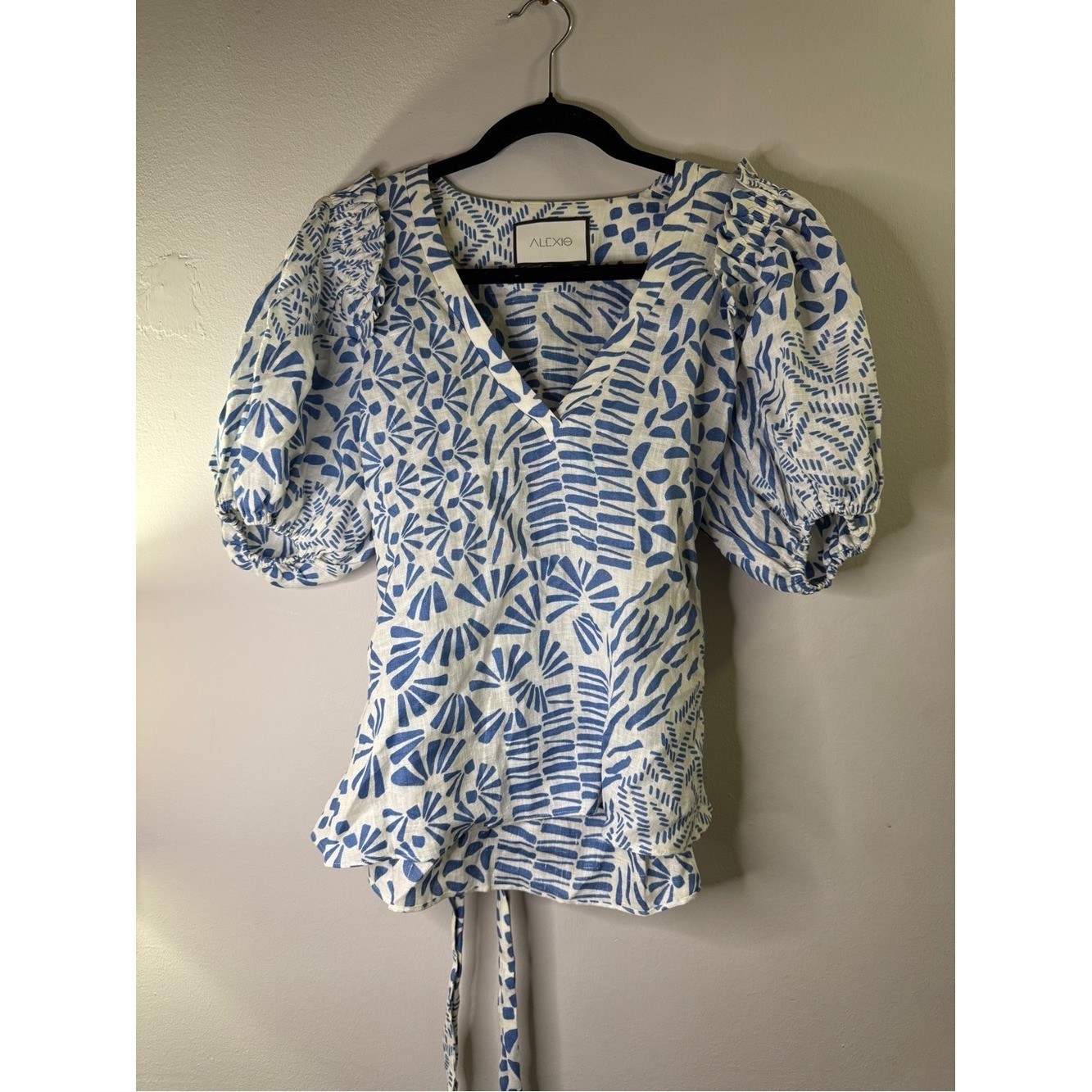 Alexis Blue &White Puff-Sleeve V-Neck Top Sz S