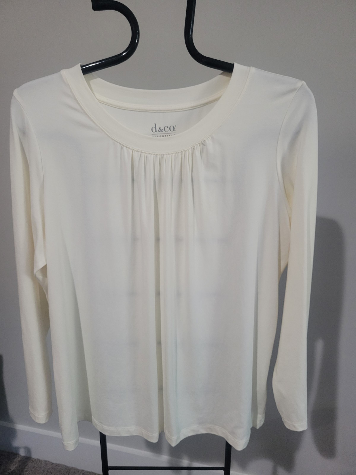 Denim & Co Size Large Cream So Soft Jersey Ruched Neck Top A701428 NWOT