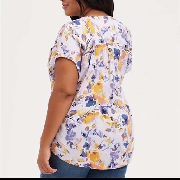 TORRID PINK FLORAL S/S LENNY DOLMAN BUTTON TOP SIZE 00 (M/L-10) NEW