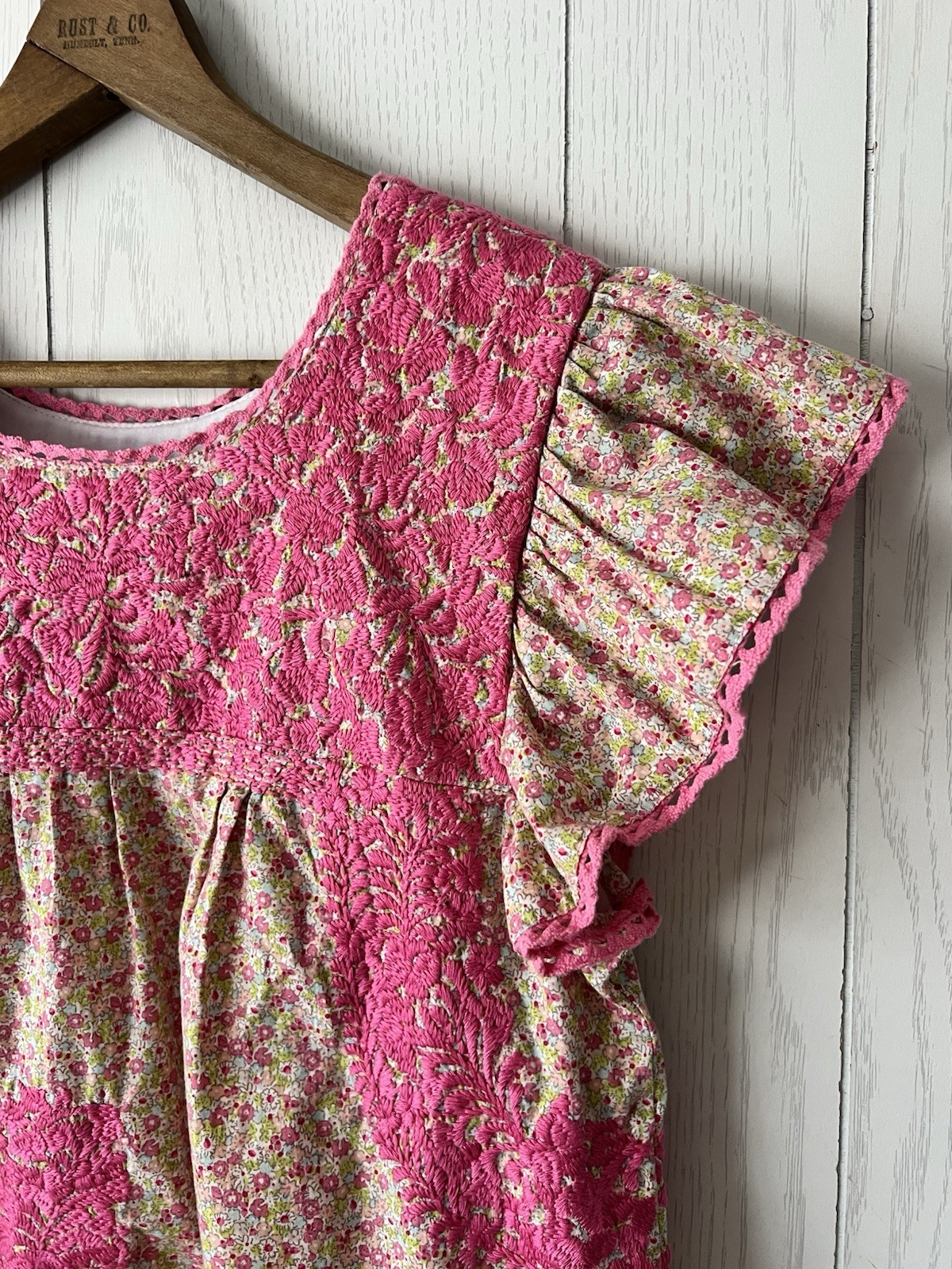 J. Marie Anthropologie Women’s Embroidered Flutter Sleeve Babydoll Top Blouse Xs