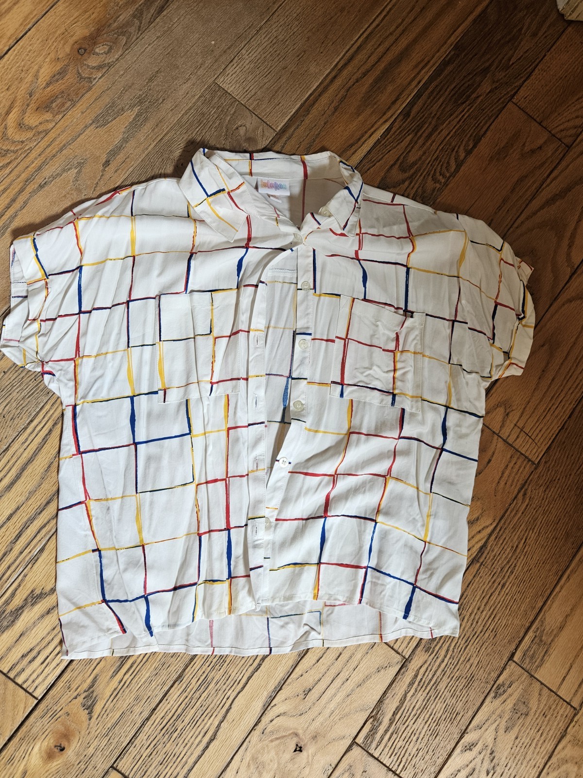 Nwt Lularoe Xs Amy , oversized Cropped Button Up Shirt. Womens. White / Colored
