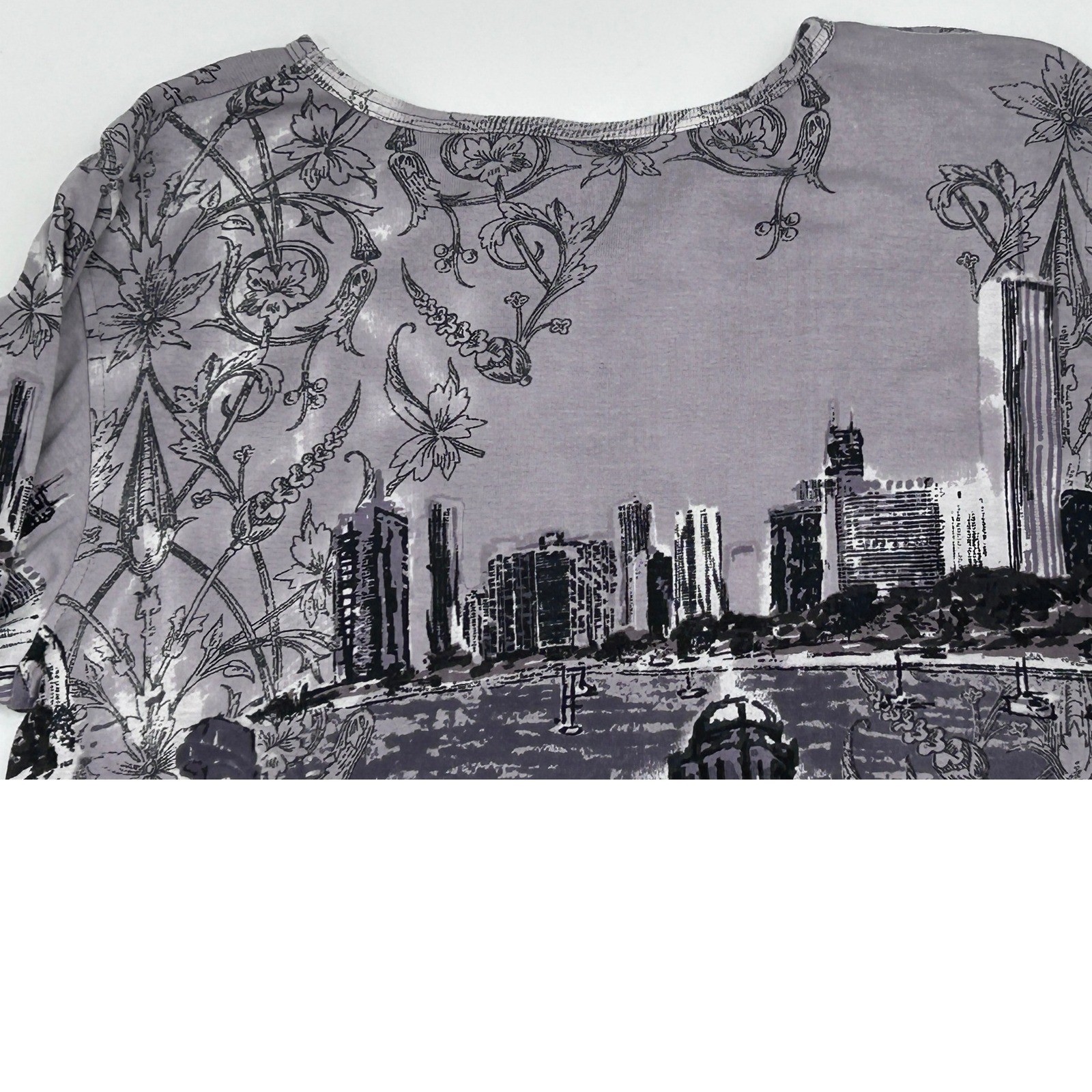 Jane Ashley Chicago Skyline Graphic Top Gray Rhinestone Large Urban Chic