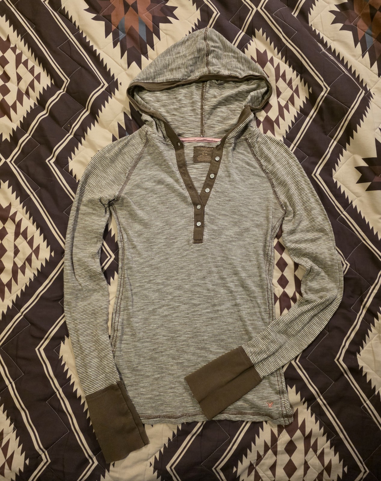 Vtg Y2K American Eagle Hooded Henley Shirt Striped Brown Bella Swan Size Medium