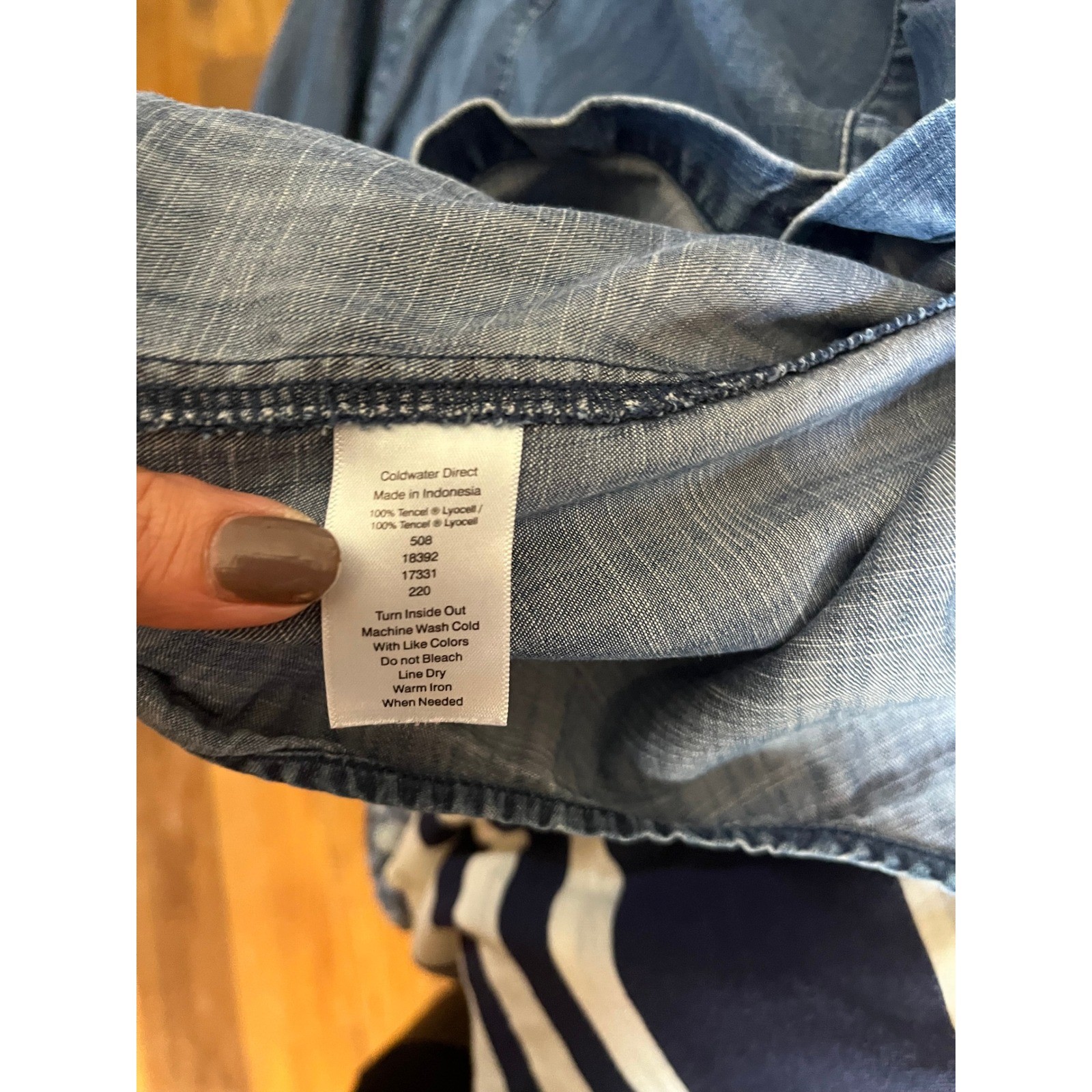 Coldwater Creek Blue Tencel Lyocell Pintuck Button Front Denim Blouse Medium