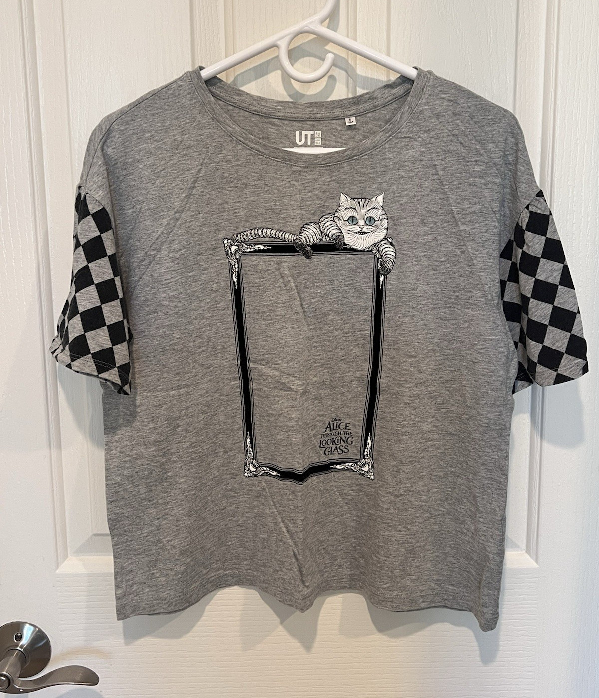 Uniqlo Disney Cheshire Cat Gray Graphic Print Crew Neck Tee Cotton/Modal S-size