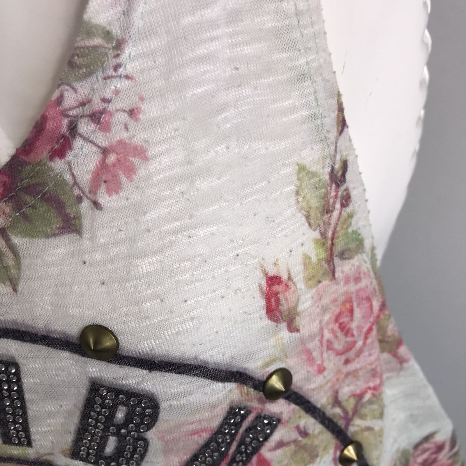 Han Clothing The Classic Embellished tank top tee M Malibu Ca 90263 Studs Floral