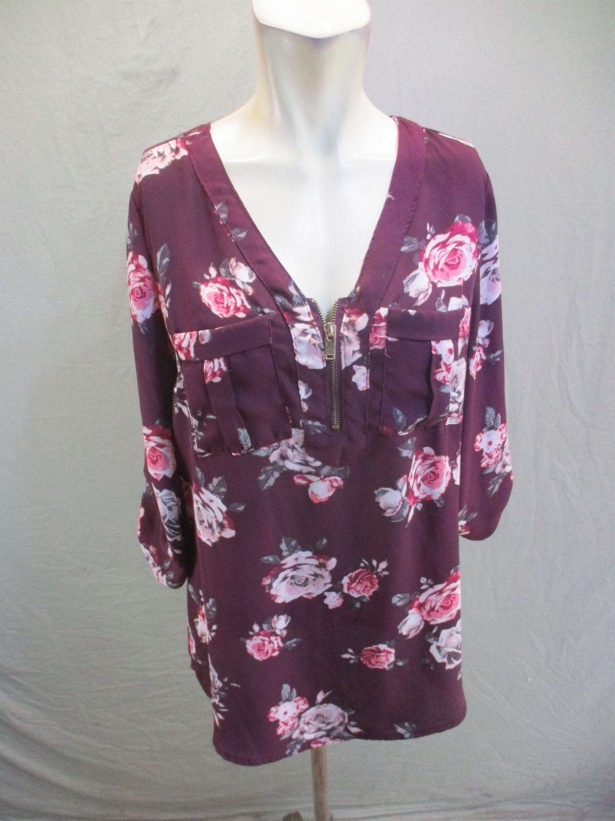 RUE21 Size M Womens Multicolor V-Neck 1/2 Zip 3/4 Sleeve Front Pocket Blouse 276