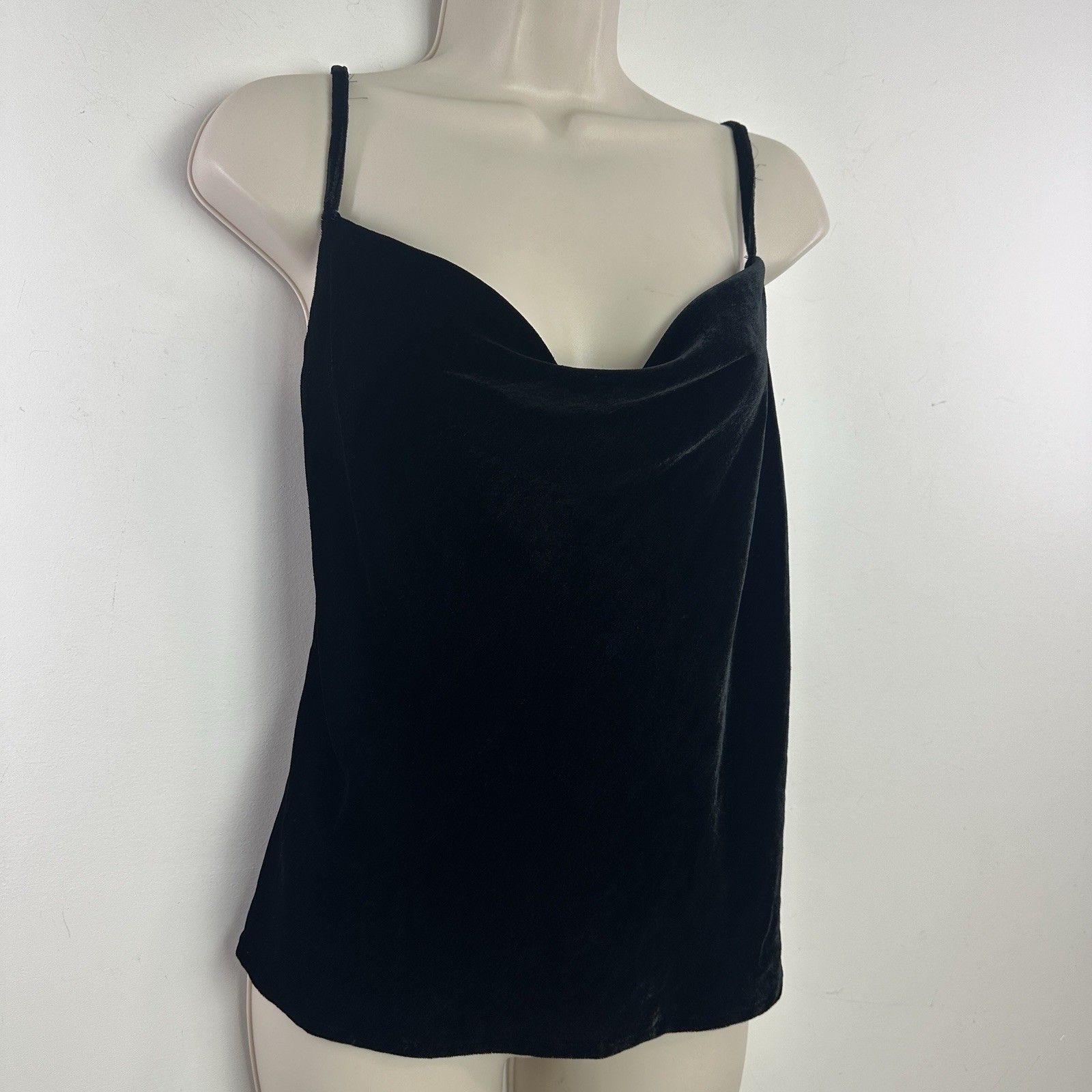 Banana Republic Black Velvet Cami V Neck M top Spaghetti Straps Layering Goth