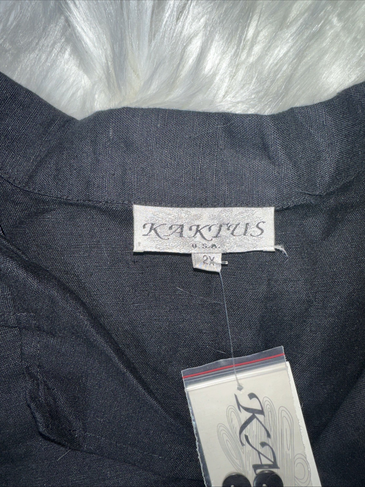 Kaktus size 2X Black embroidered sleeves and bottom