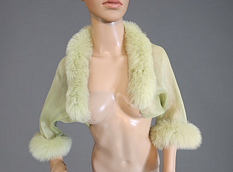 CASSIN – STYLISH FUR TRIM BOLERO Size Medium
