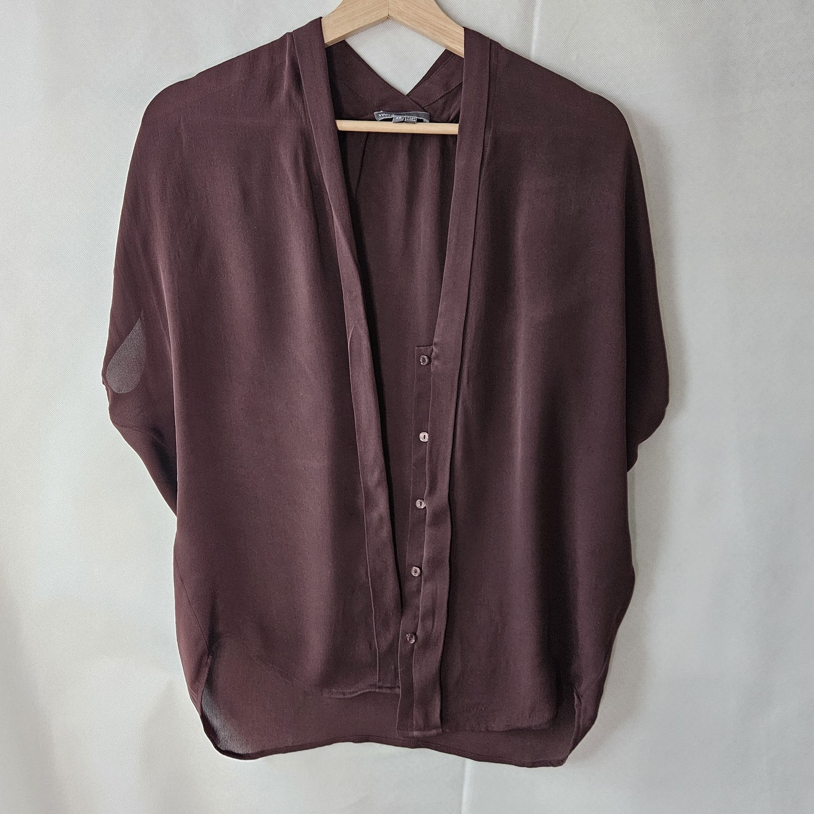 Vince Pleated Front V Neck Cap Sleeve 100% Silk Blouse XS Brown Quiet Luxury
