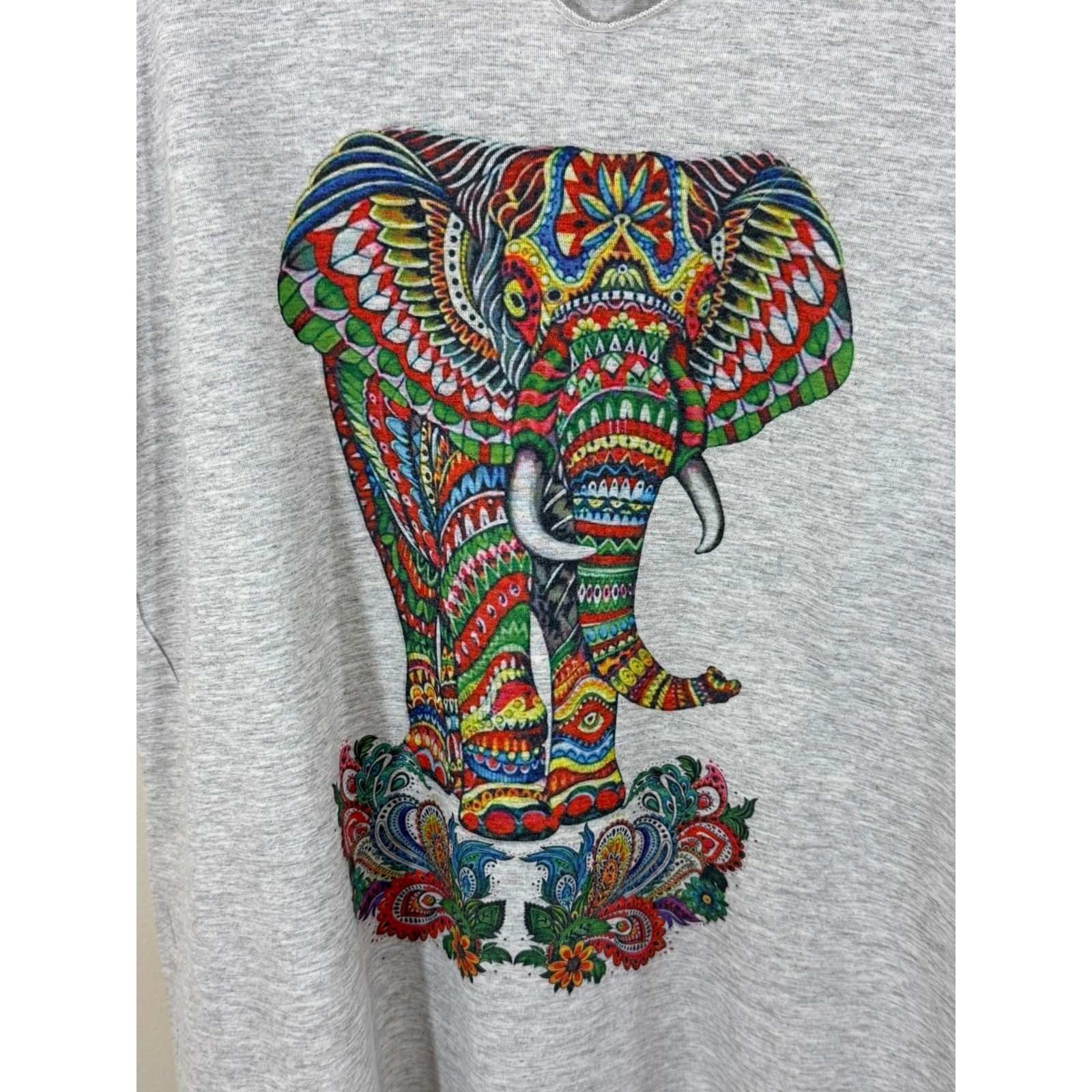 N&P Shop Elephant Graphic Tee Women’s Large Gray Boho Festival Thailand