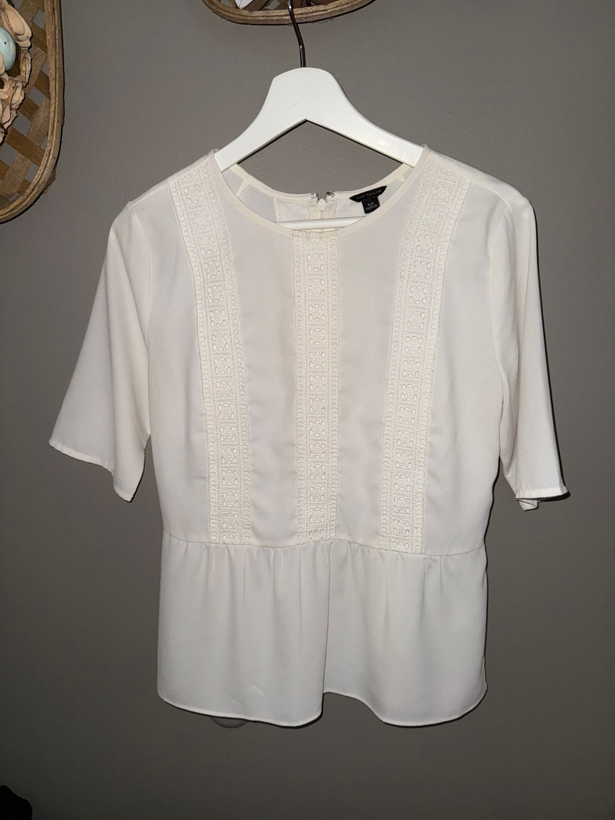 Ann Taylor Eggshell Laced Blouse size XS top cream IVORY