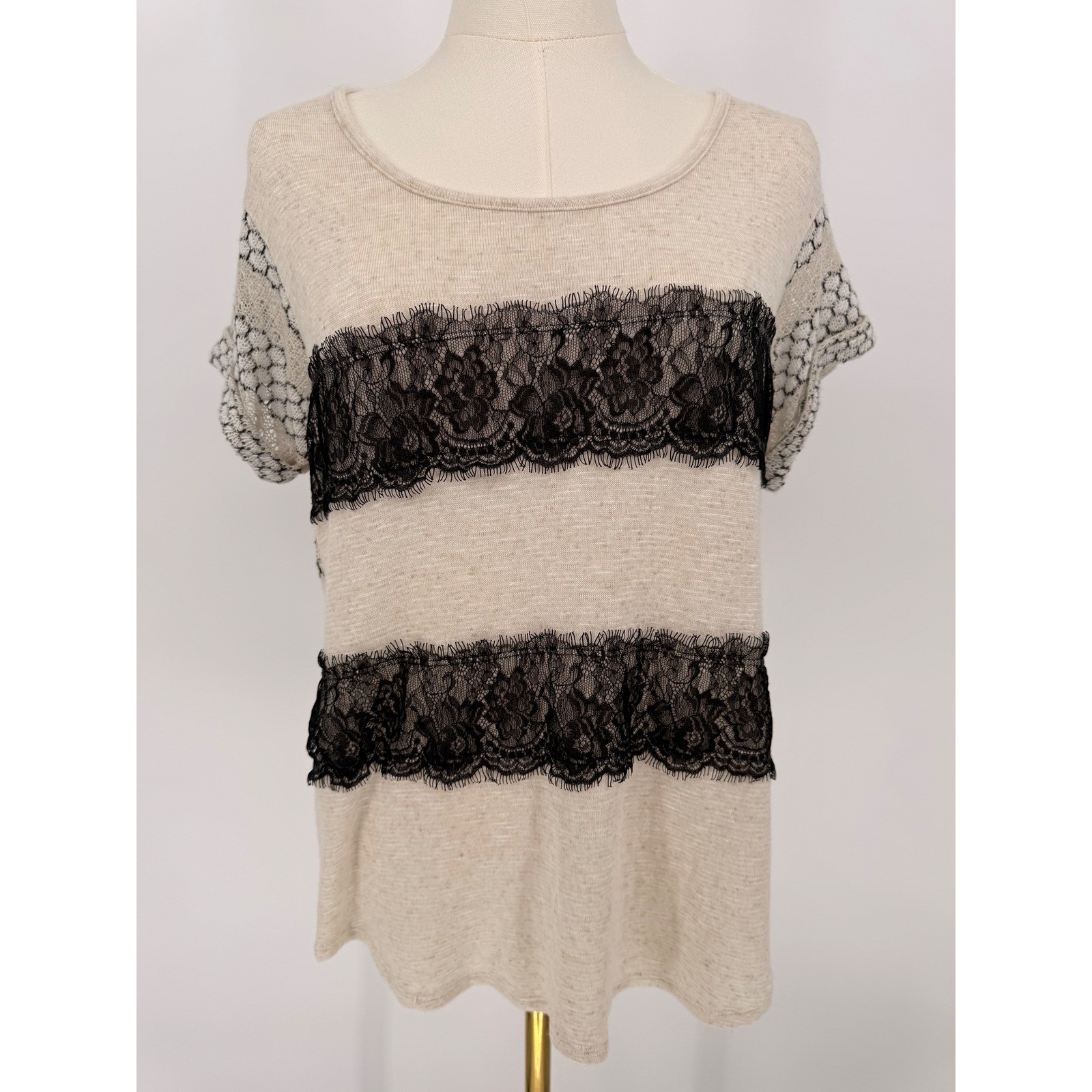 Daytrip Women’s Beige Lace Trim Knit Top Short Sleeve Zipper Back Size L